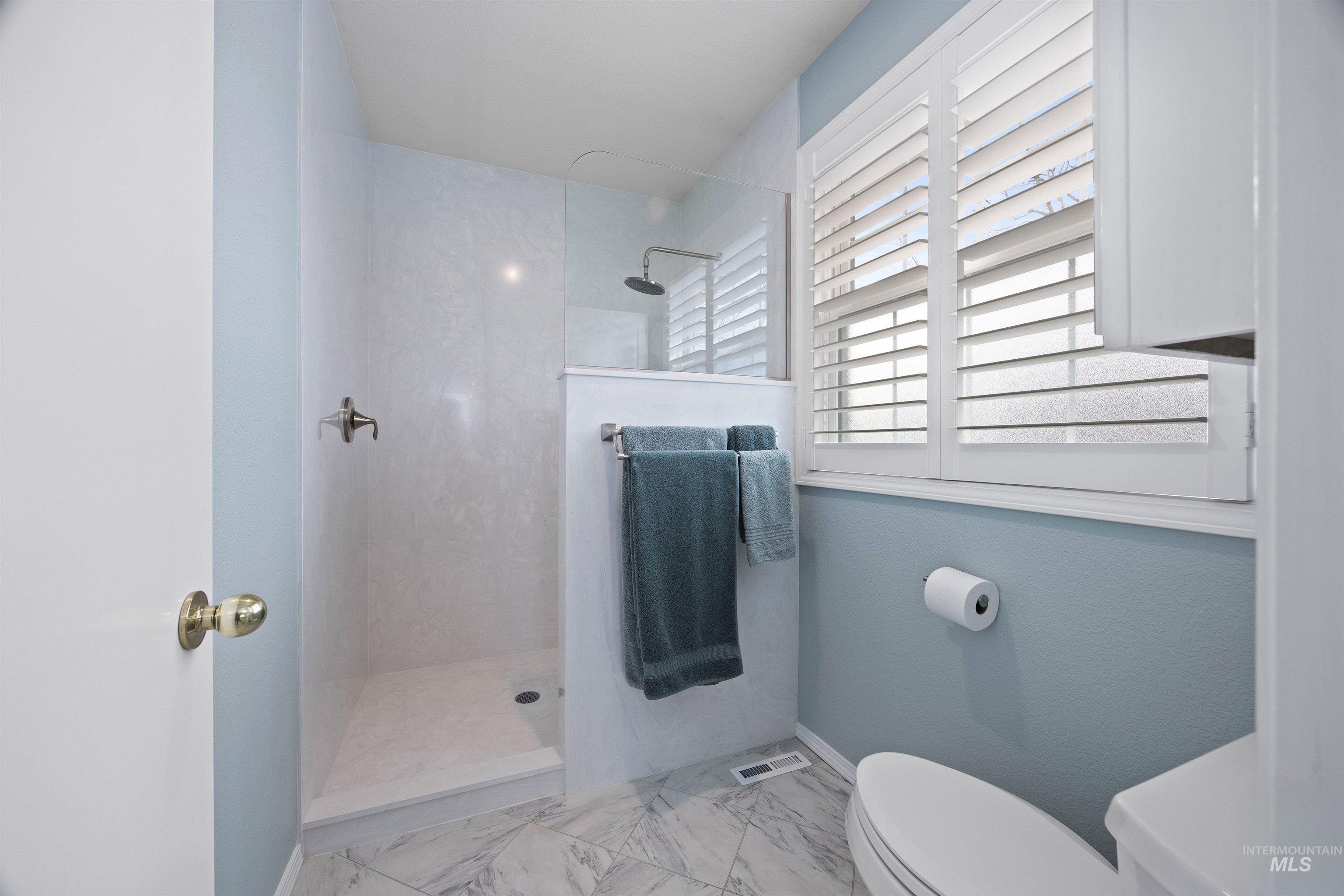 5312 N Hickory Tree Way, Boise, Idaho 83713, 5 Bedrooms, 3 Bathrooms, Residential For Sale, Price $770,000,MLS 98975081