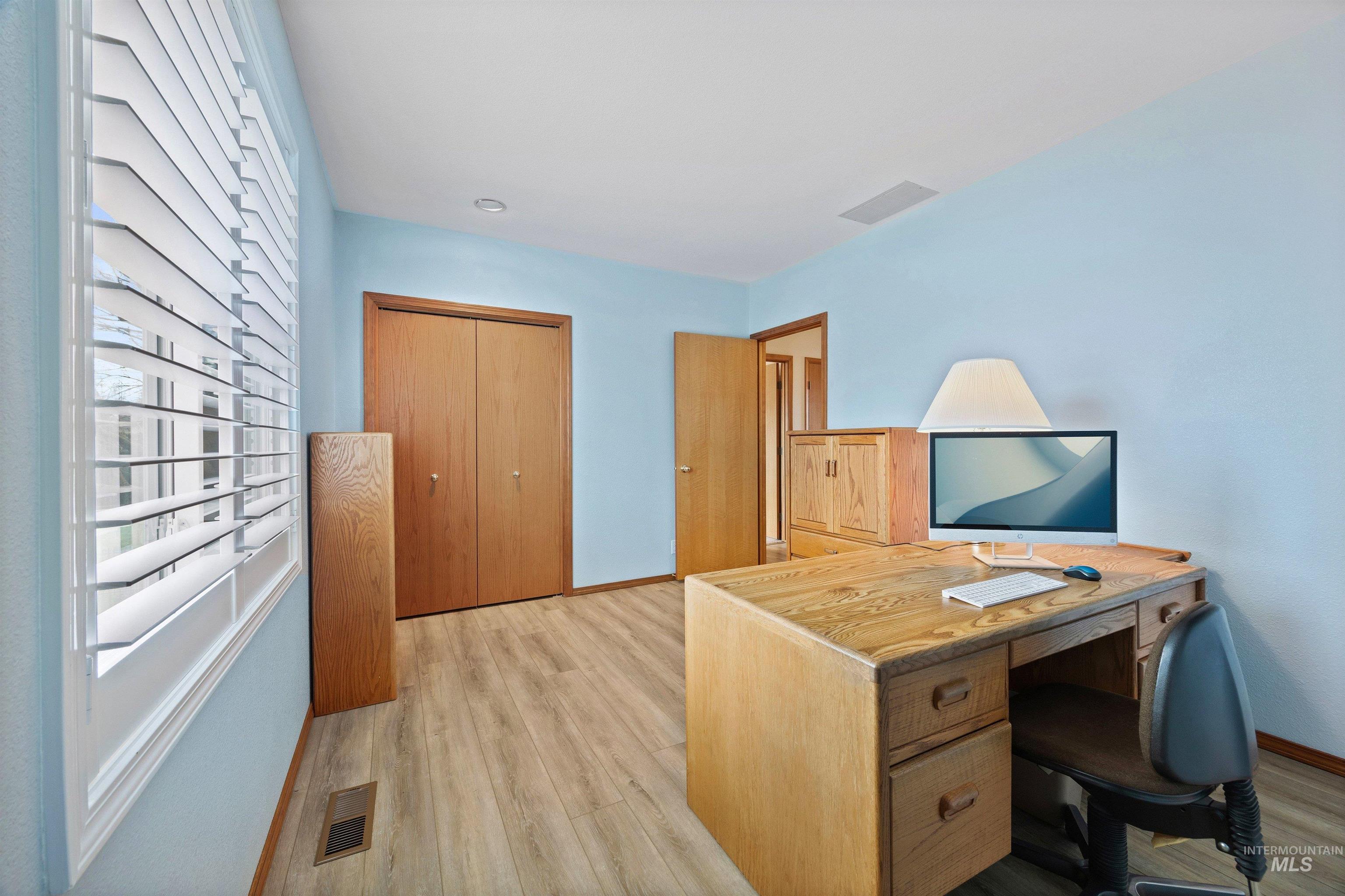 5312 N Hickory Tree Way, Boise, Idaho 83713, 5 Bedrooms, 3 Bathrooms, Residential For Sale, Price $770,000,MLS 98975081