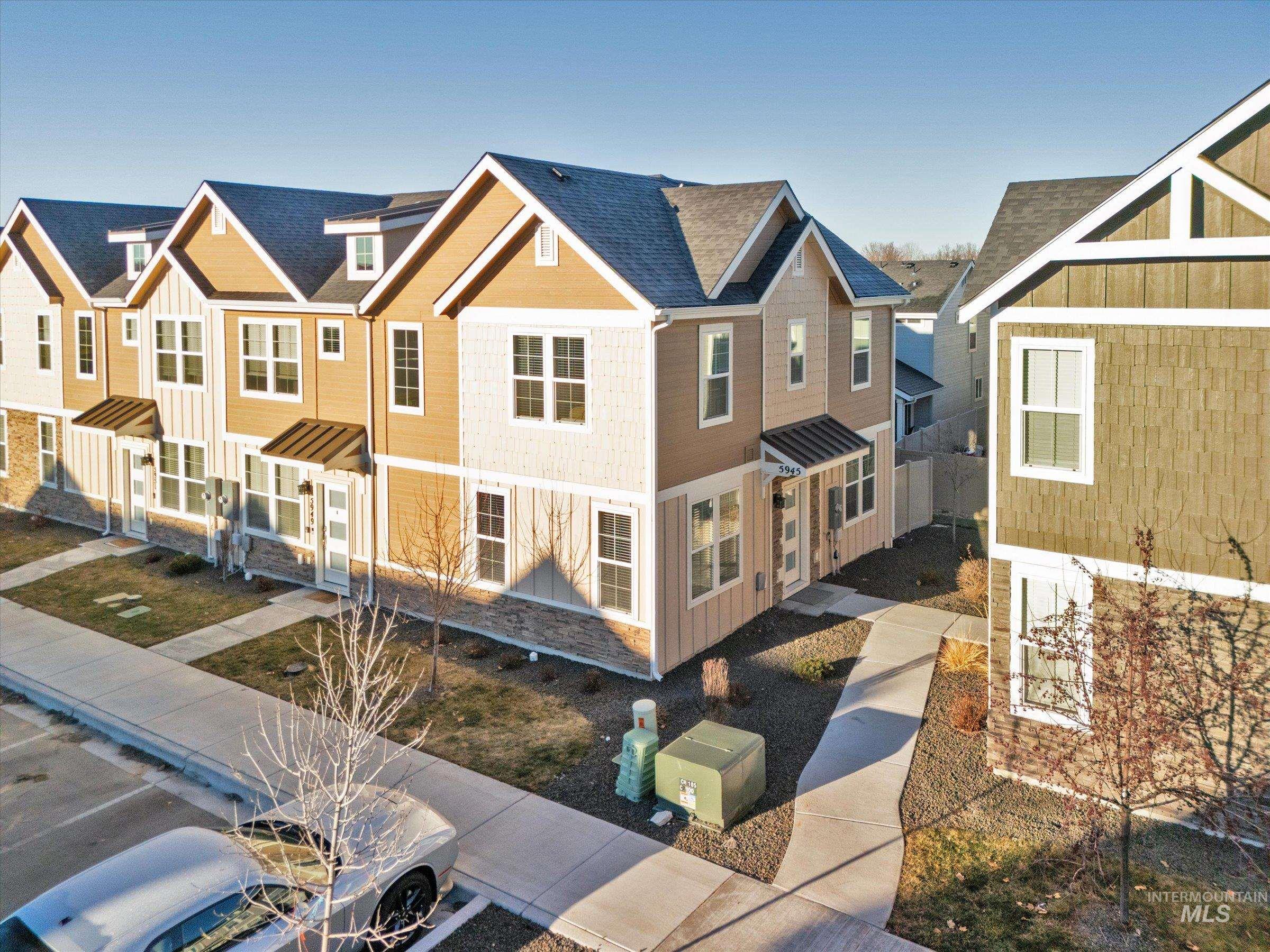 5945 S Boddington Ln, Boise, Idaho 83709, 3 Bedrooms, 2.5 Bathrooms, Residential For Sale, Price $347,500,MLS 98975086