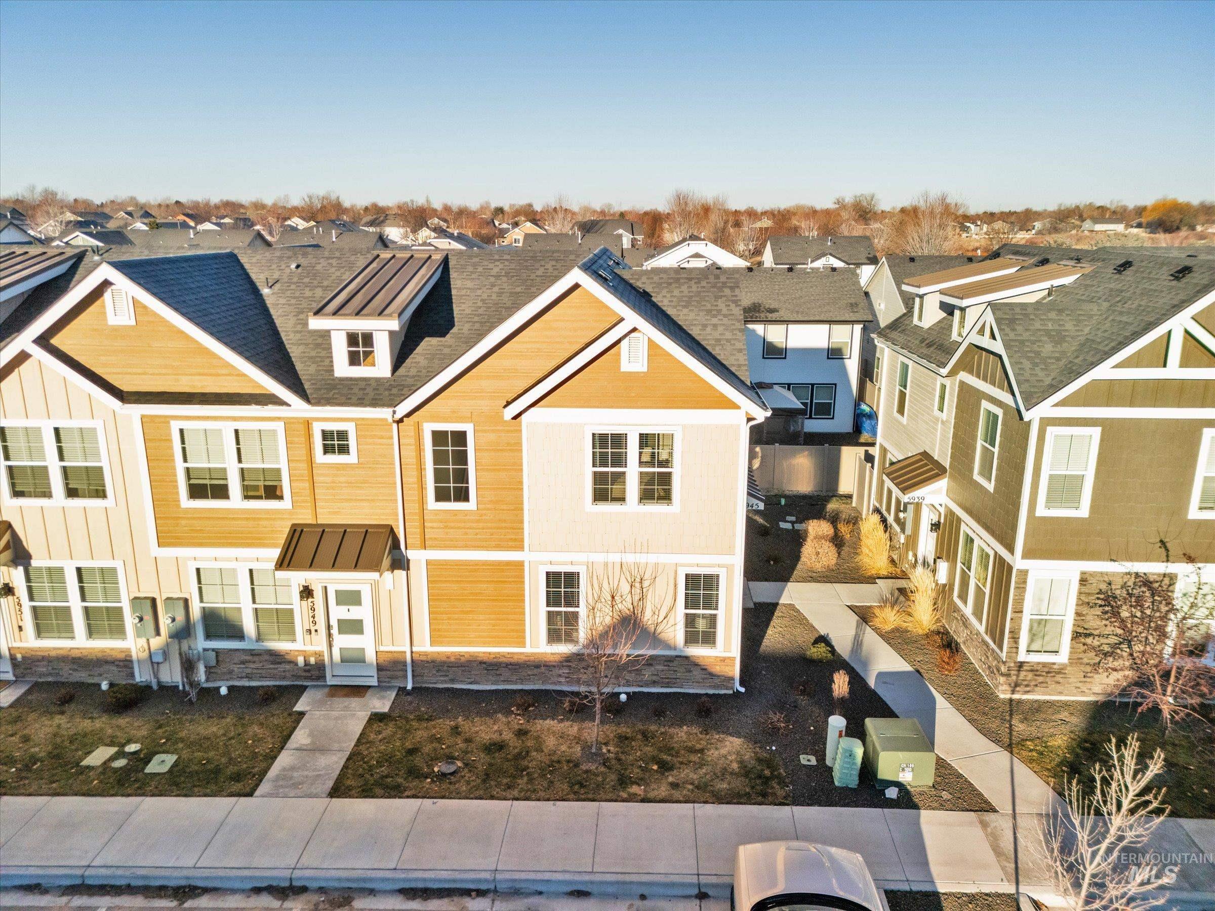 5945 S Boddington Ln, Boise, Idaho 83709, 3 Bedrooms, 2.5 Bathrooms, Residential For Sale, Price $347,500,MLS 98975086