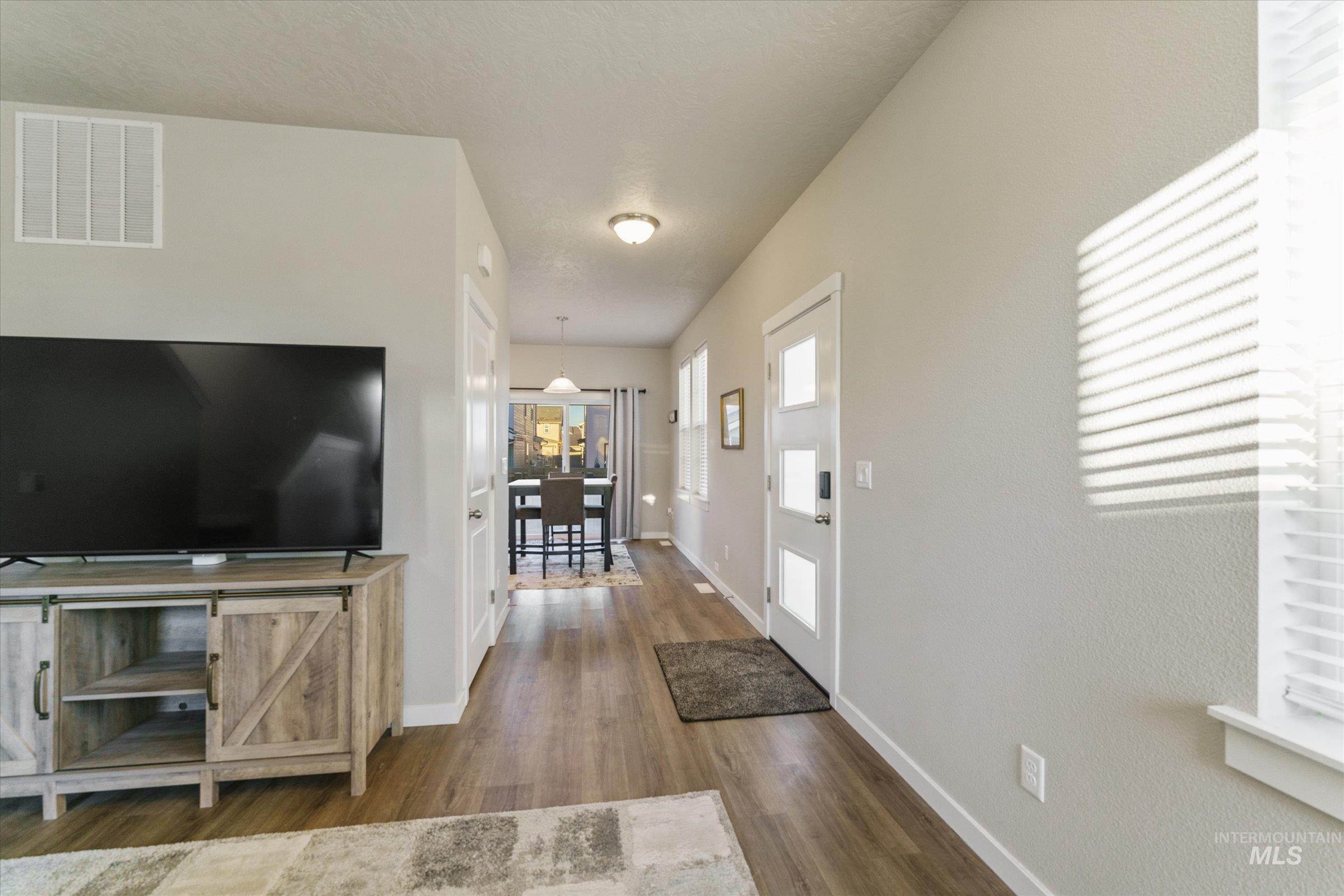 5945 S Boddington Ln, Boise, Idaho 83709, 3 Bedrooms, 2.5 Bathrooms, Residential For Sale, Price $347,500,MLS 98975086