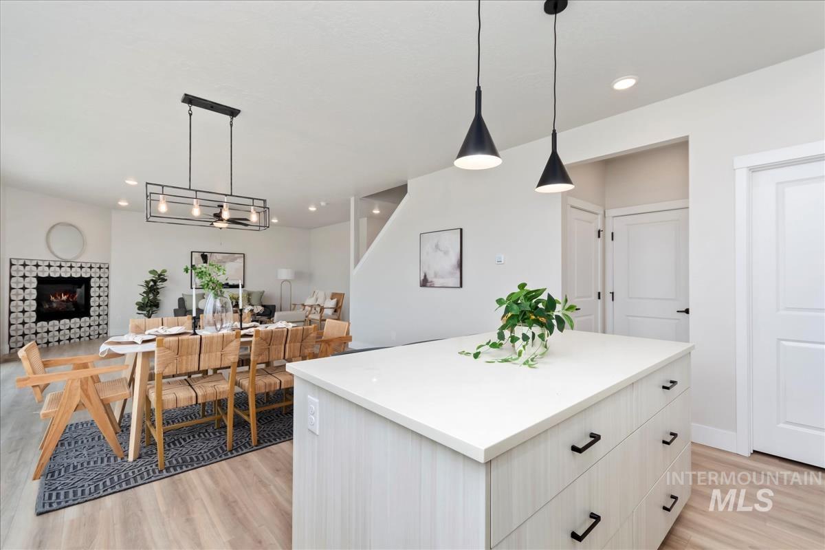 2813 Warlander, Meridian, Idaho 83642, 5 Bedrooms, 2.5 Bathrooms, Residential For Sale, Price $664,900,MLS 98975088