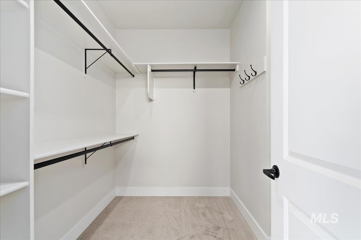 2813 Warlander, Meridian, Idaho 83642, 5 Bedrooms, 2.5 Bathrooms, Residential For Sale, Price $664,900,MLS 98975088