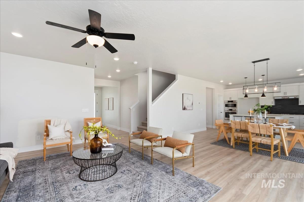 2813 Warlander, Meridian, Idaho 83642, 5 Bedrooms, 2.5 Bathrooms, Residential For Sale, Price $664,900,MLS 98975088