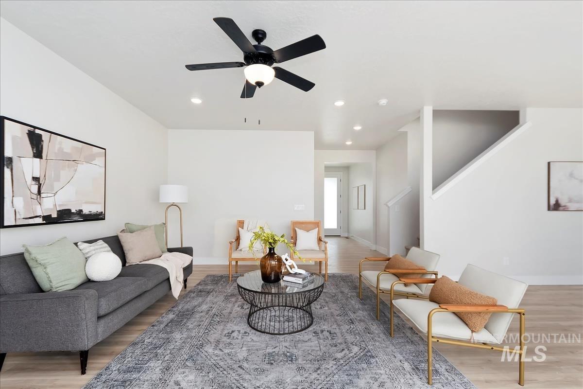 2813 Warlander, Meridian, Idaho 83642, 5 Bedrooms, 2.5 Bathrooms, Residential For Sale, Price $664,900,MLS 98975088