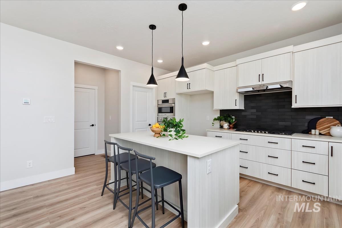 2813 Warlander, Meridian, Idaho 83642, 5 Bedrooms, 2.5 Bathrooms, Residential For Sale, Price $664,900,MLS 98975088