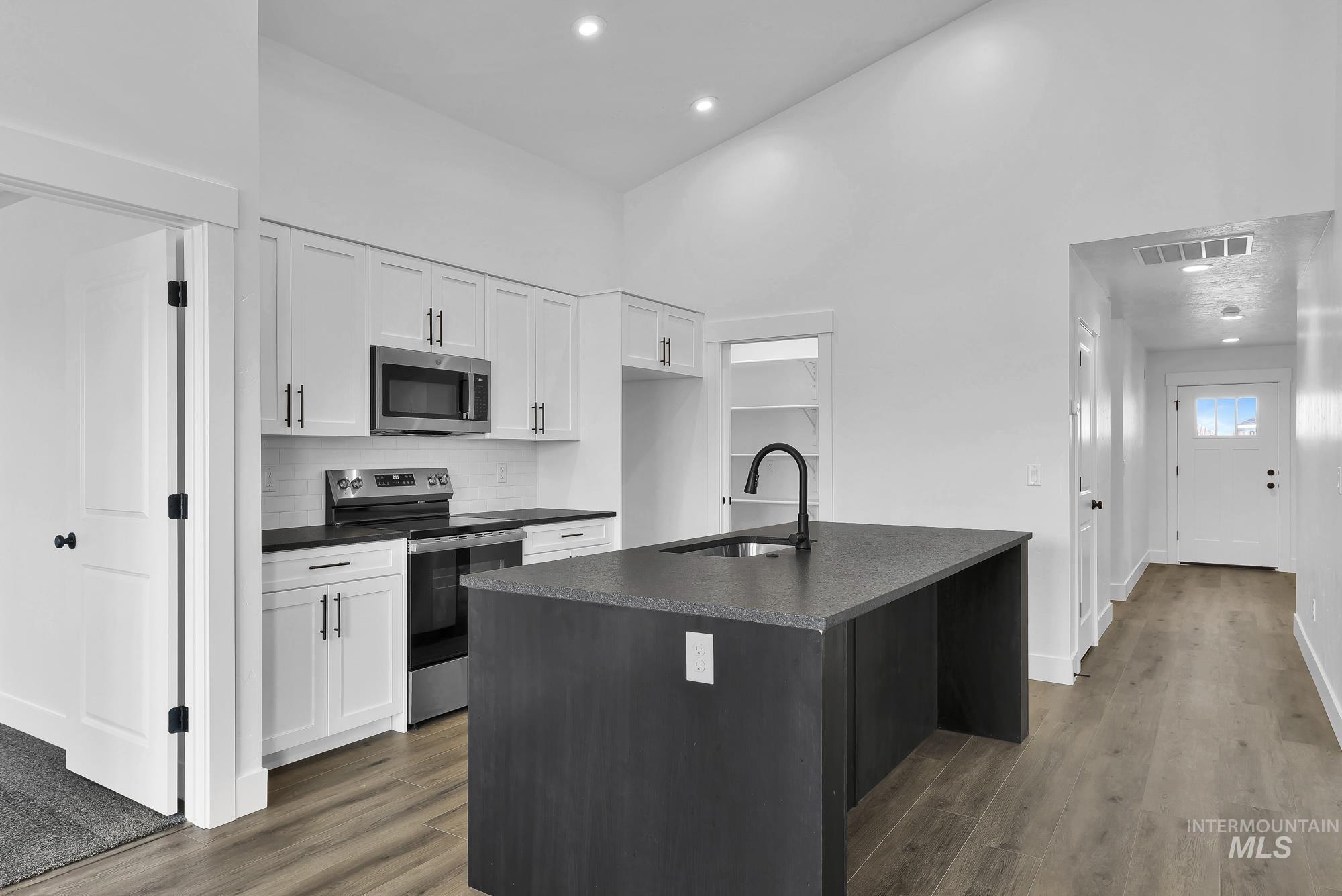 325 N 12th St, Parma, Idaho 83660, 3 Bedrooms, 2 Bathrooms, Residential For Sale, Price $385,000,MLS 98975090