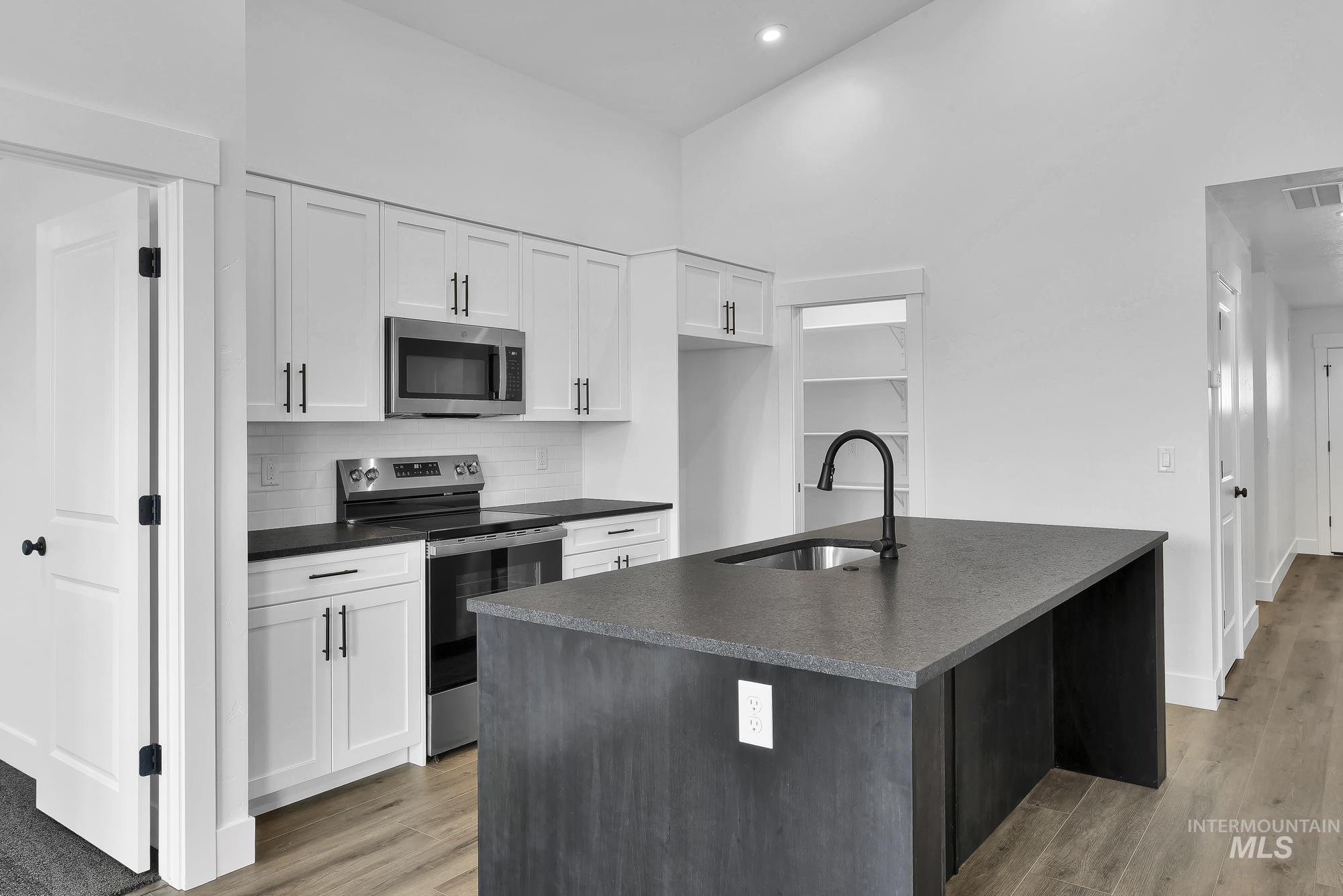 325 N 12th St, Parma, Idaho 83660, 3 Bedrooms, 2 Bathrooms, Residential For Sale, Price $385,000,MLS 98975090