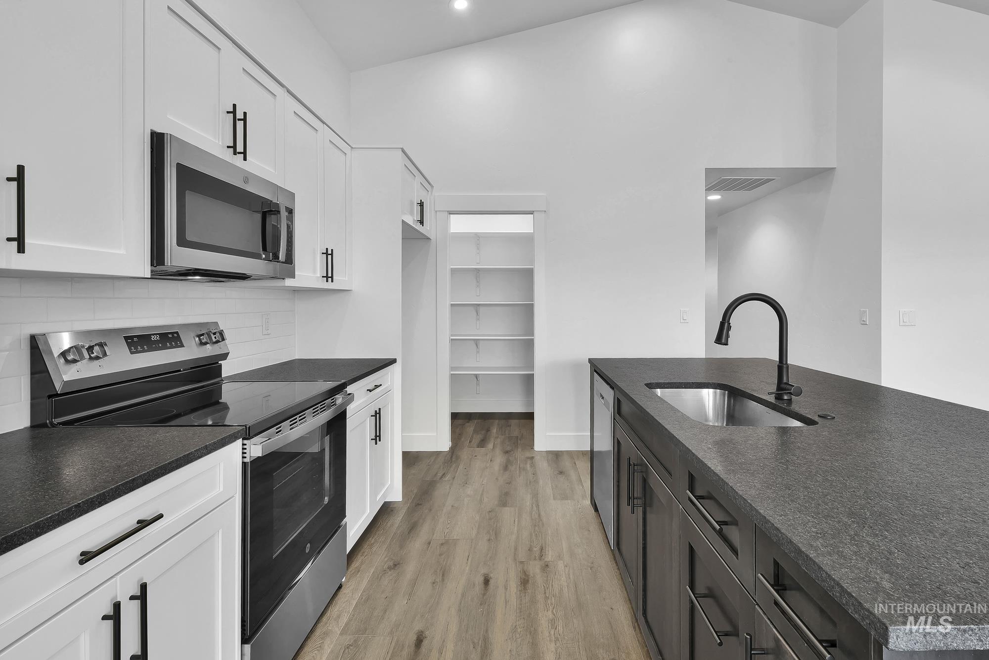 325 N 12th St, Parma, Idaho 83660, 3 Bedrooms, 2 Bathrooms, Residential For Sale, Price $385,000,MLS 98975090