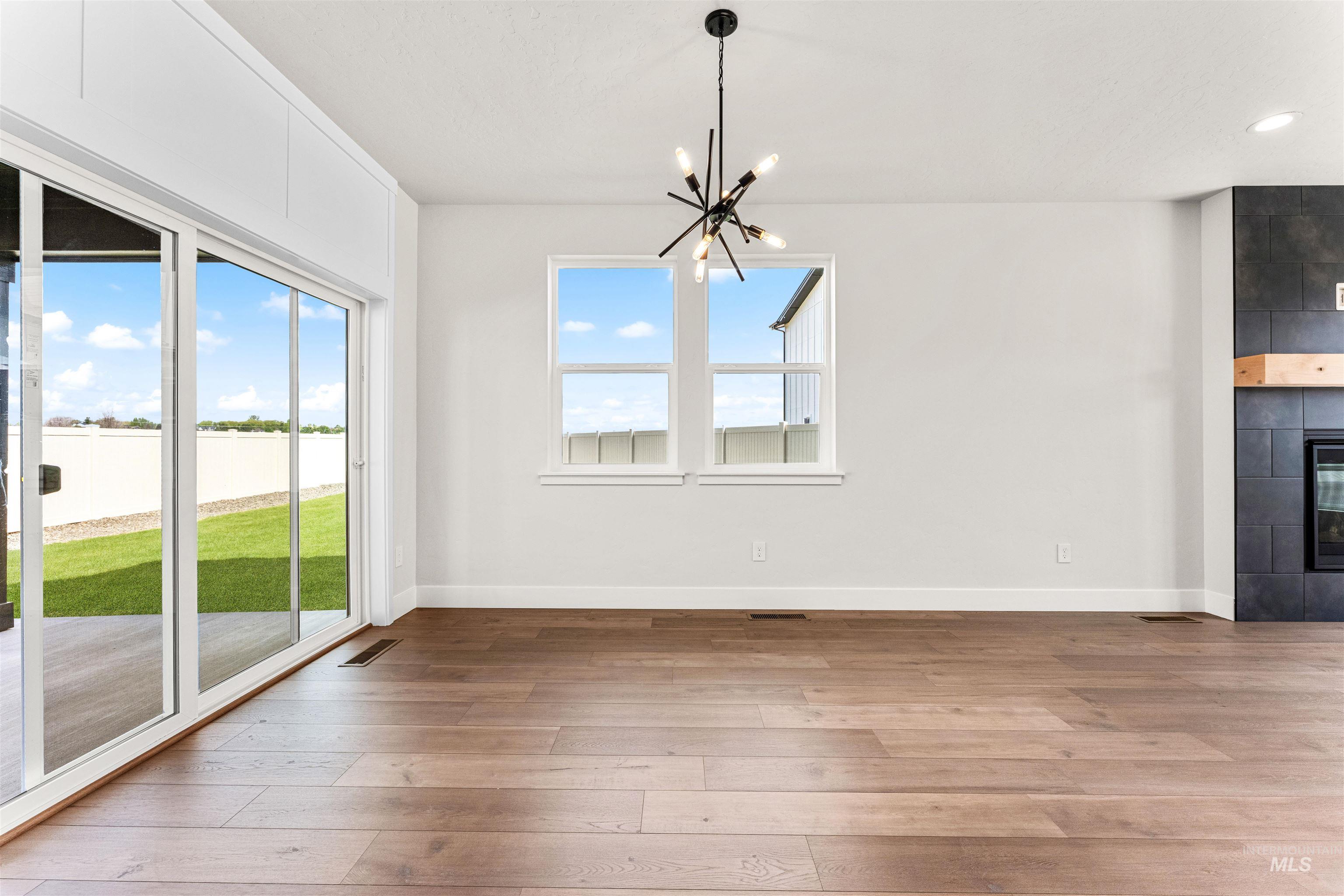 2710 W Gidran, Meridian, Idaho 83642, 3 Bedrooms, 2.5 Bathrooms, Residential For Sale, Price $599,900,MLS 98975096