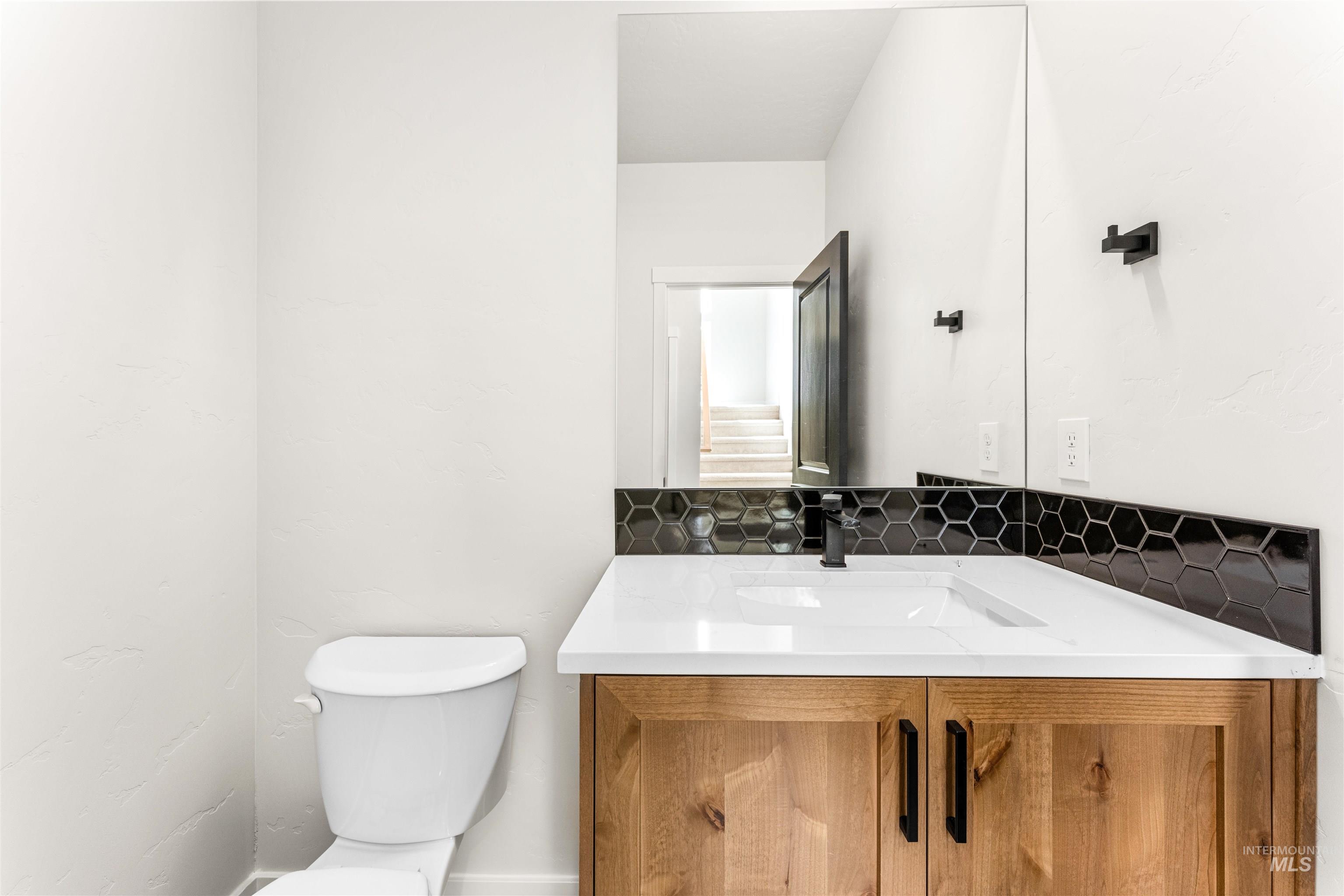 2710 W Gidran, Meridian, Idaho 83642, 3 Bedrooms, 2.5 Bathrooms, Residential For Sale, Price $599,900,MLS 98975096