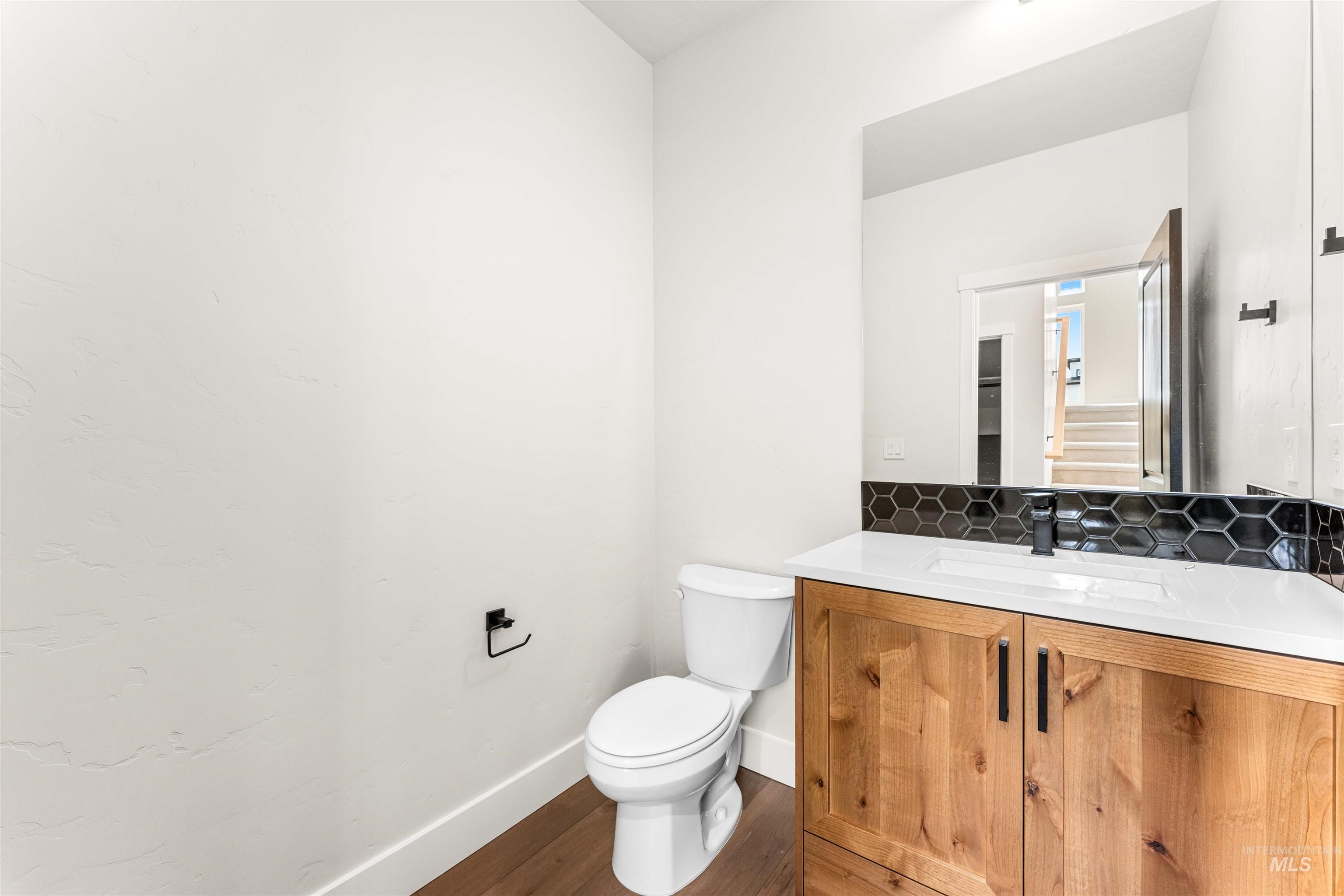 2710 W Gidran, Meridian, Idaho 83642, 3 Bedrooms, 2.5 Bathrooms, Residential For Sale, Price $599,900,MLS 98975096