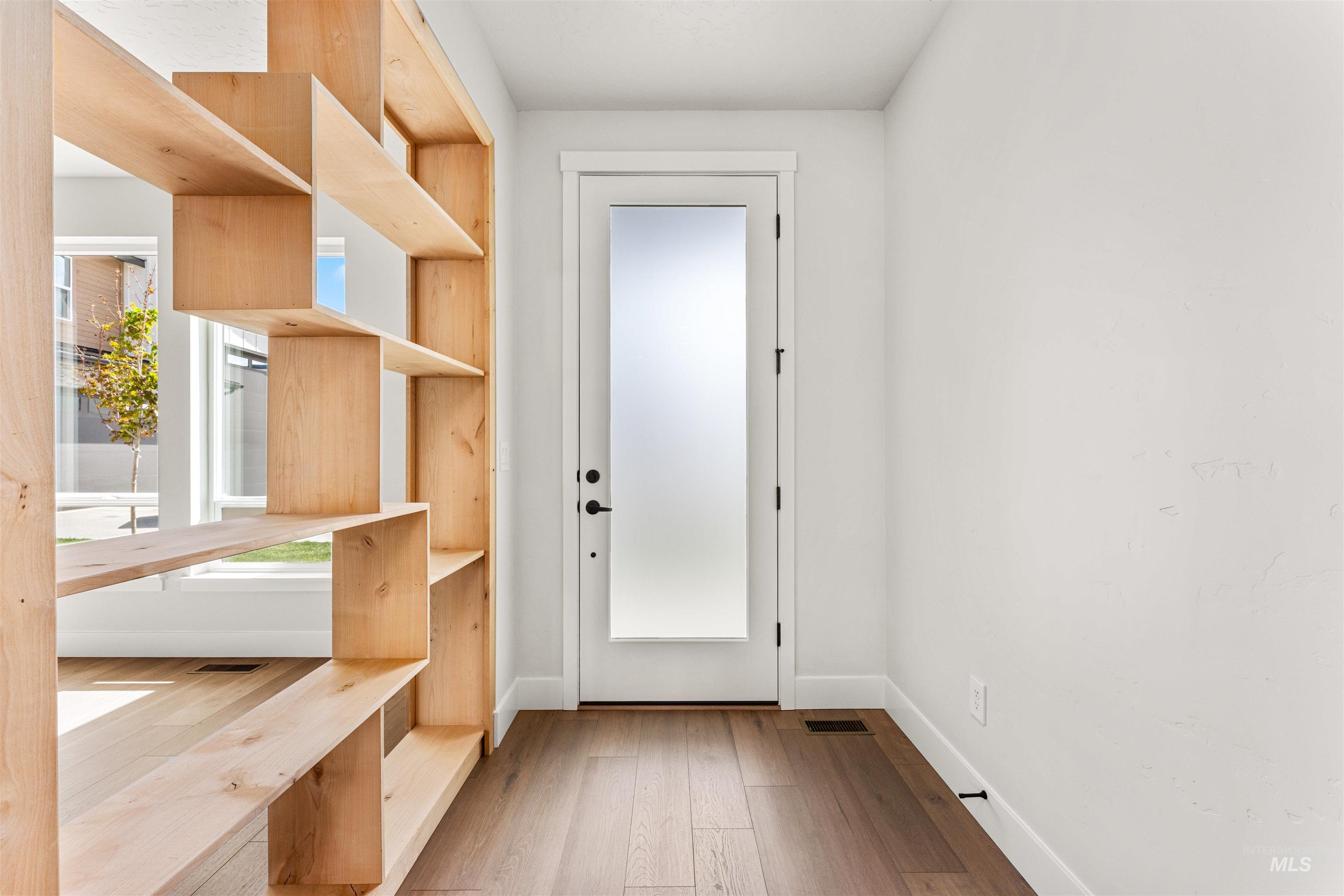 2710 W Gidran, Meridian, Idaho 83642, 3 Bedrooms, 2.5 Bathrooms, Residential For Sale, Price $599,900,MLS 98975096