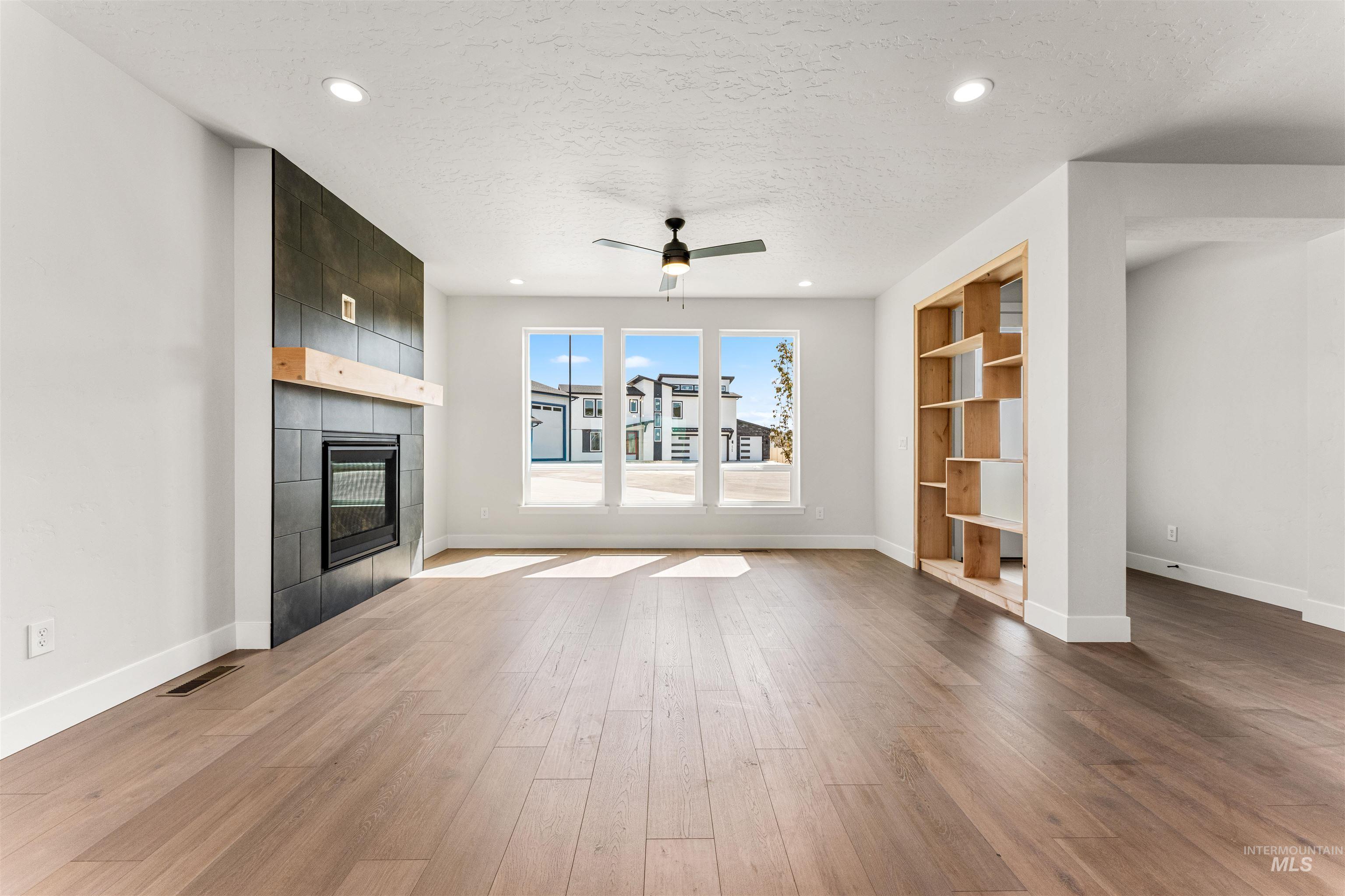 2710 W Gidran, Meridian, Idaho 83642, 3 Bedrooms, 2.5 Bathrooms, Residential For Sale, Price $599,900,MLS 98975096