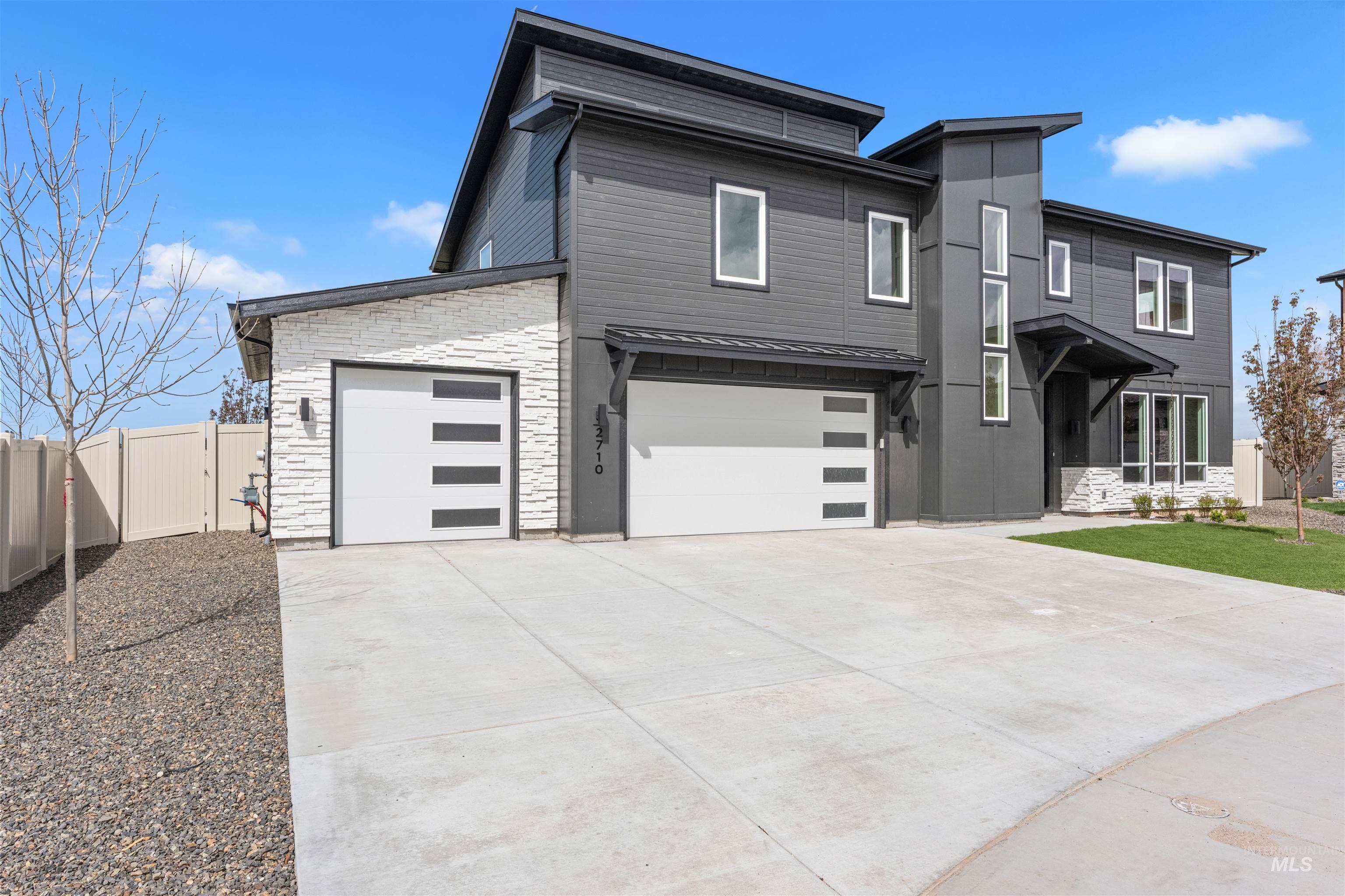 2710 W Gidran, Meridian, Idaho 83642, 3 Bedrooms, 2.5 Bathrooms, Residential For Sale, Price $599,900,MLS 98975096