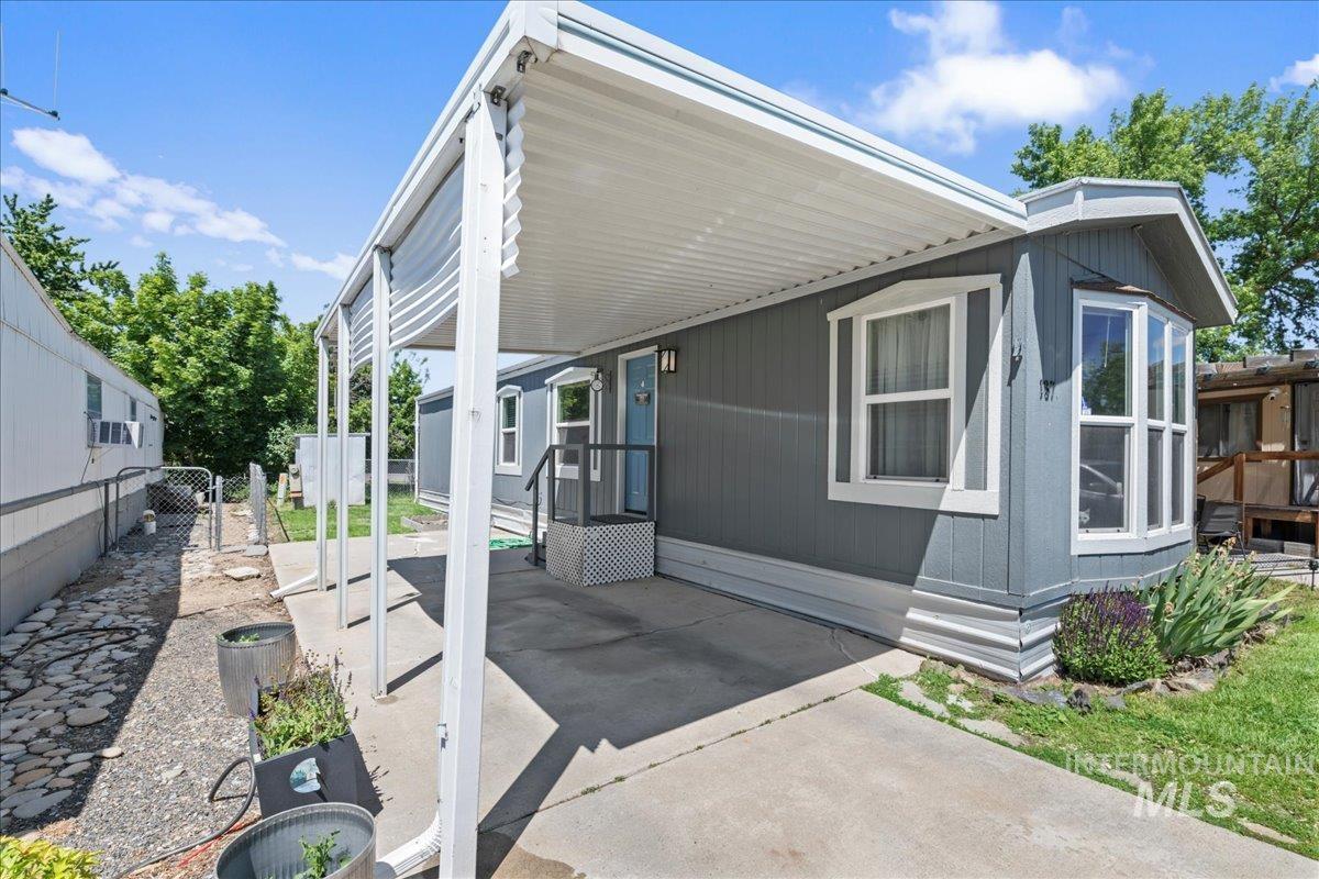 424 W Cherry Ln, Meridian, Idaho 83642, 2 Bedrooms, 1 Bathroom, Residential For Sale, Price $55,000,MLS 98975106