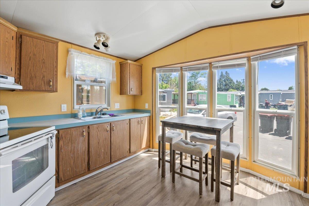 424 W Cherry Ln, Meridian, Idaho 83642, 2 Bedrooms, 1 Bathroom, Residential For Sale, Price $55,000,MLS 98975106