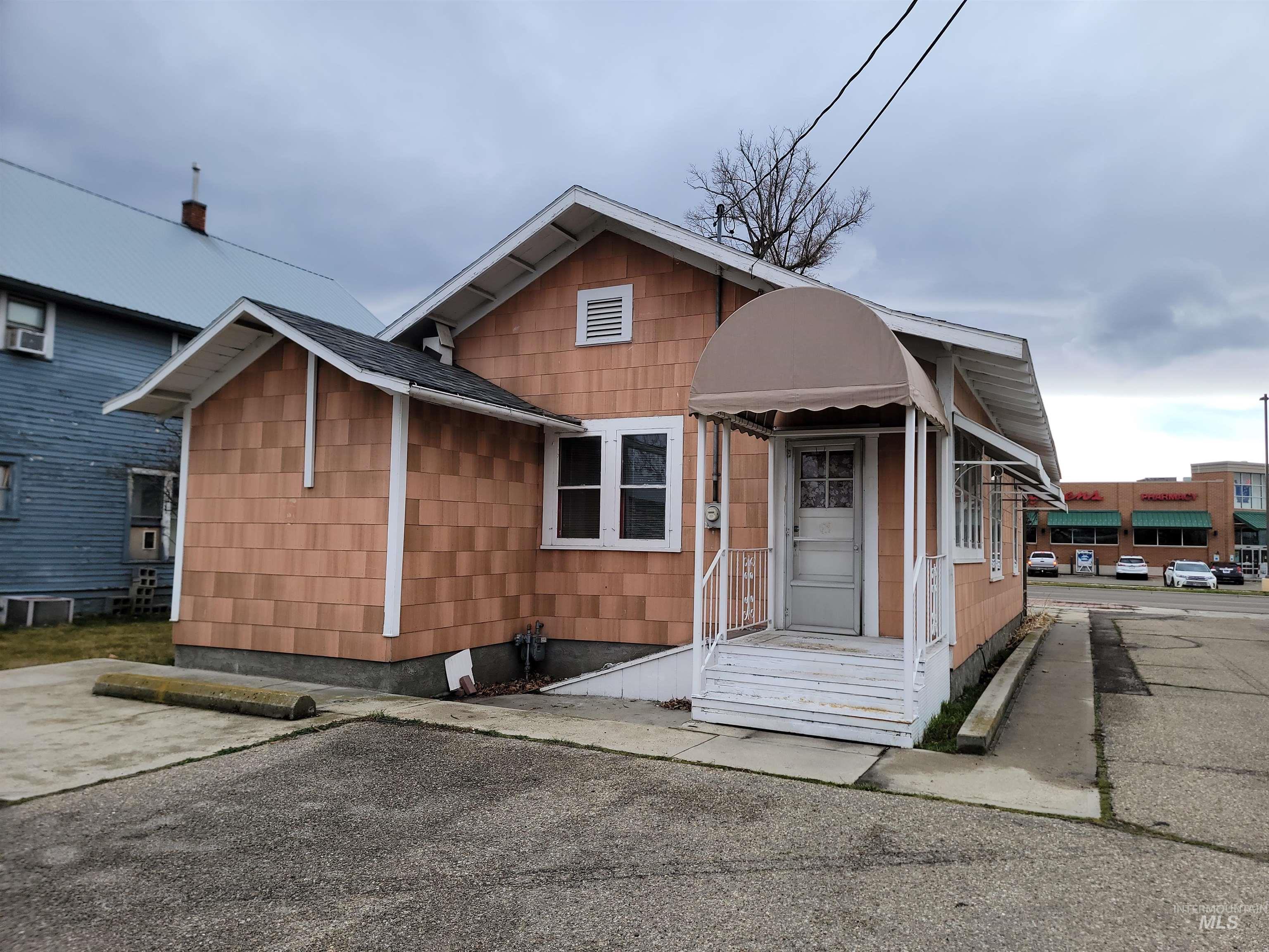 1015 Cleveland Blvd, Caldwell, Idaho 83605-3853, Business/Commercial For Sale, Price $300,000,MLS 98975109