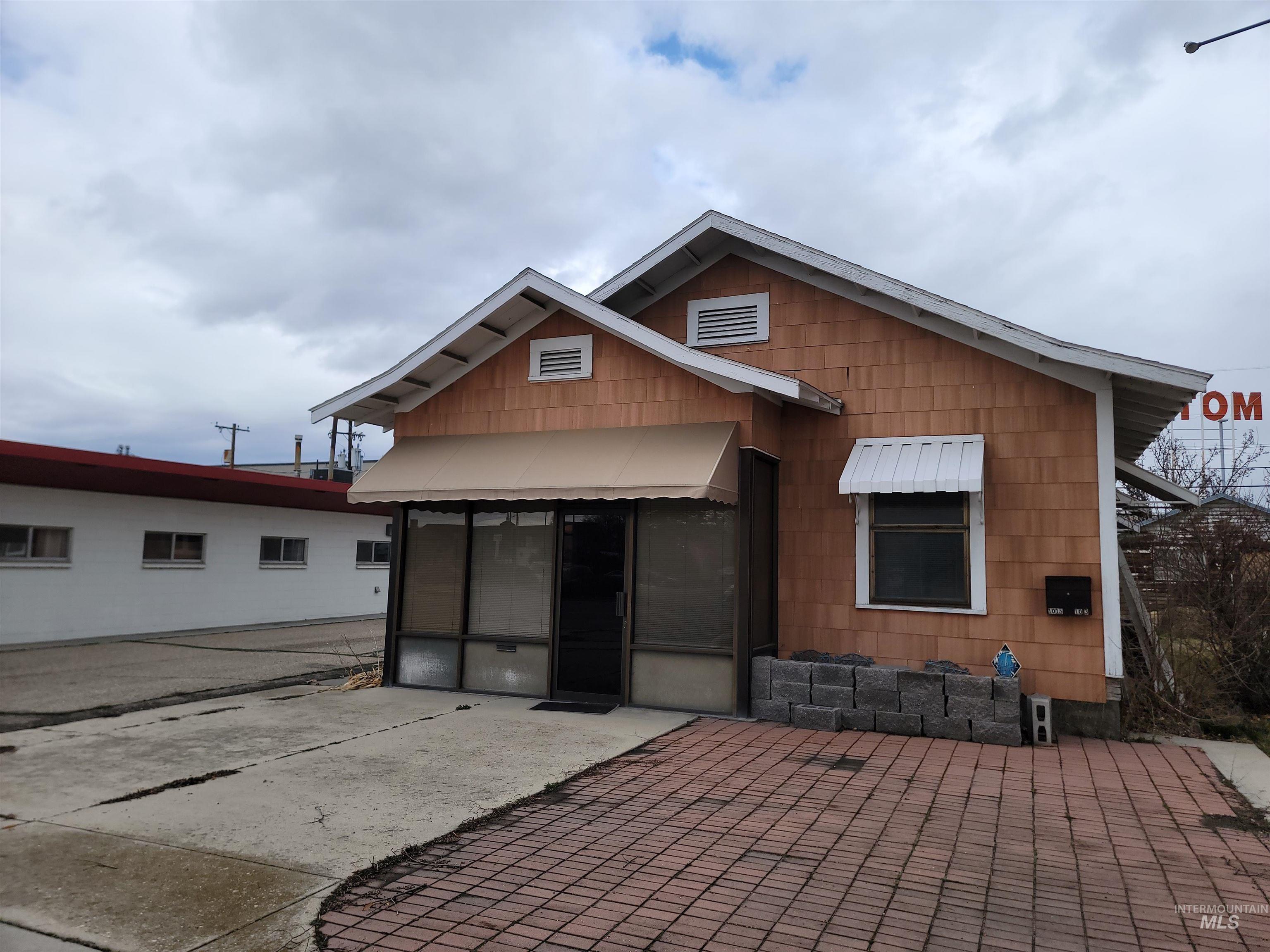 1015 Cleveland Blvd, Caldwell, Idaho 83605-3853, Business/Commercial For Sale, Price $300,000,MLS 98975109