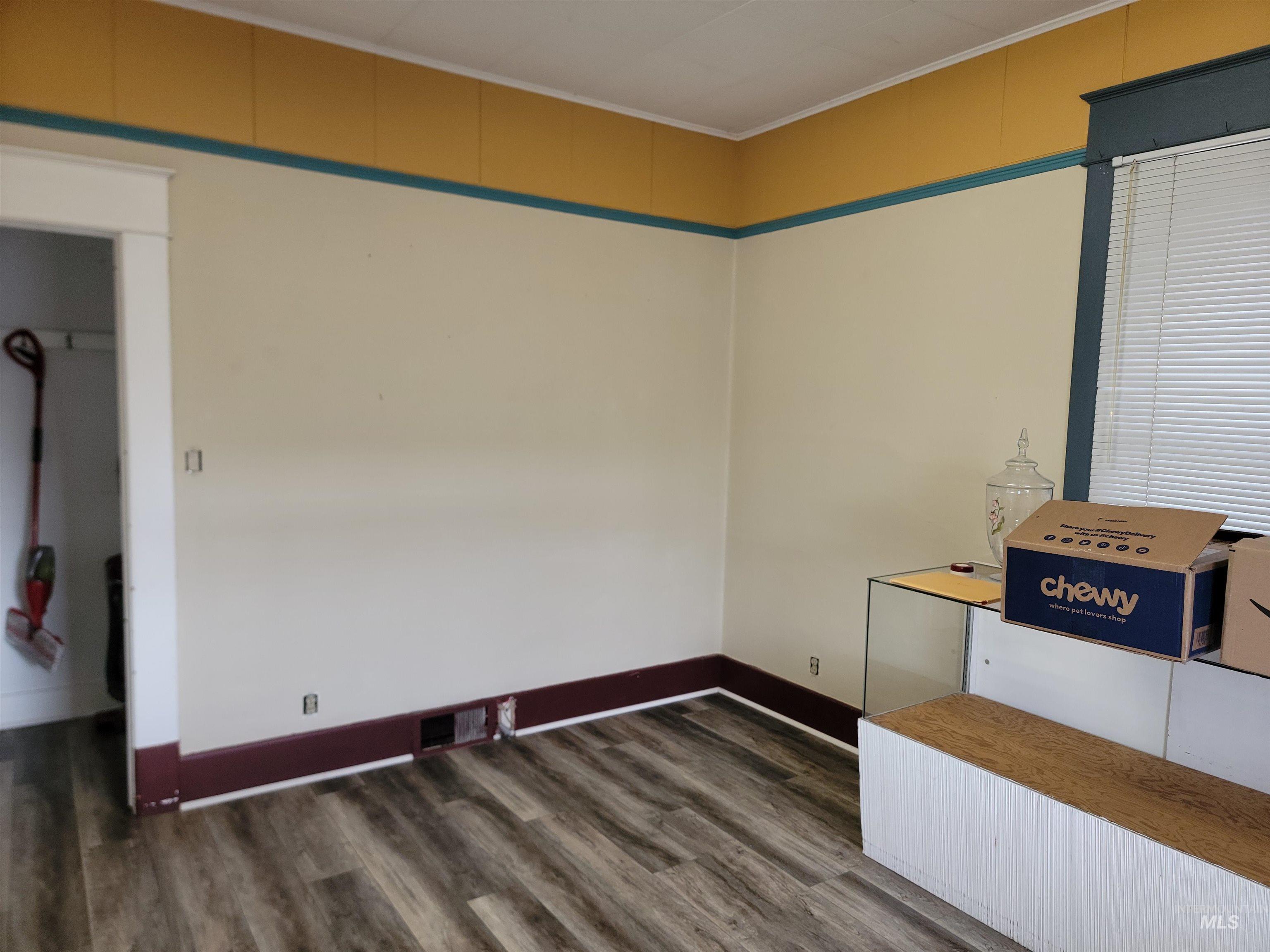 1015 Cleveland Blvd, Caldwell, Idaho 83605-3853, Business/Commercial For Sale, Price $300,000,MLS 98975109