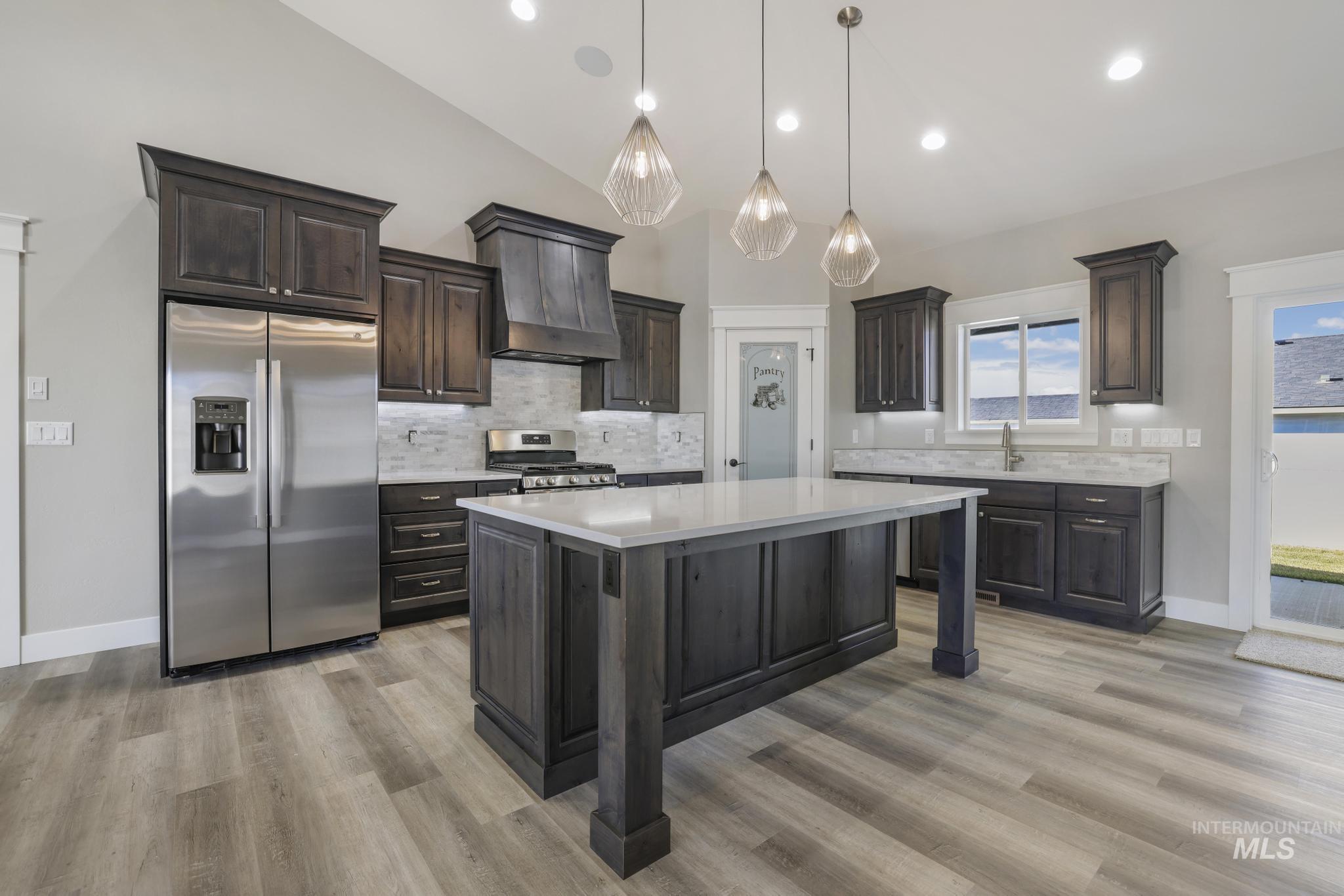 2531B E 3769 N, Twin Falls, Idaho 83301, 4 Bedrooms, 2.5 Bathrooms, Residential For Sale, Price $798,900,MLS 98975116