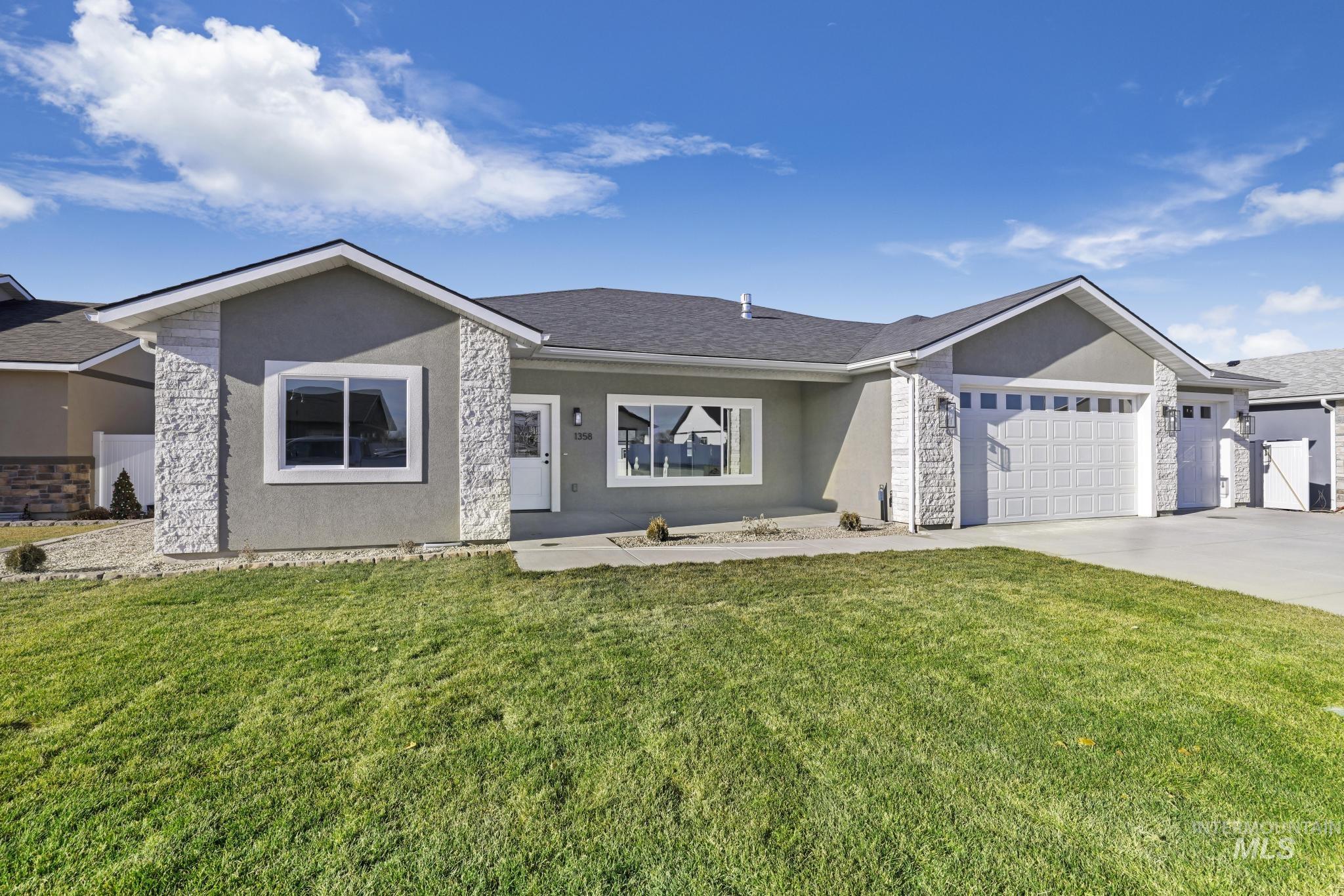 2531B E 3769 N, Twin Falls, Idaho 83301, 4 Bedrooms, 2.5 Bathrooms, Residential For Sale, Price $798,900,MLS 98975116