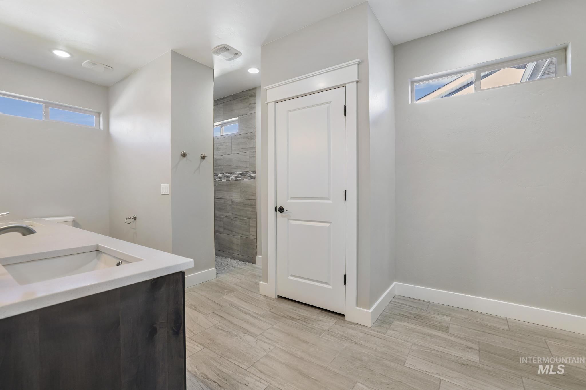 2531B E 3769 N, Twin Falls, Idaho 83301, 4 Bedrooms, 2.5 Bathrooms, Residential For Sale, Price $798,900,MLS 98975116