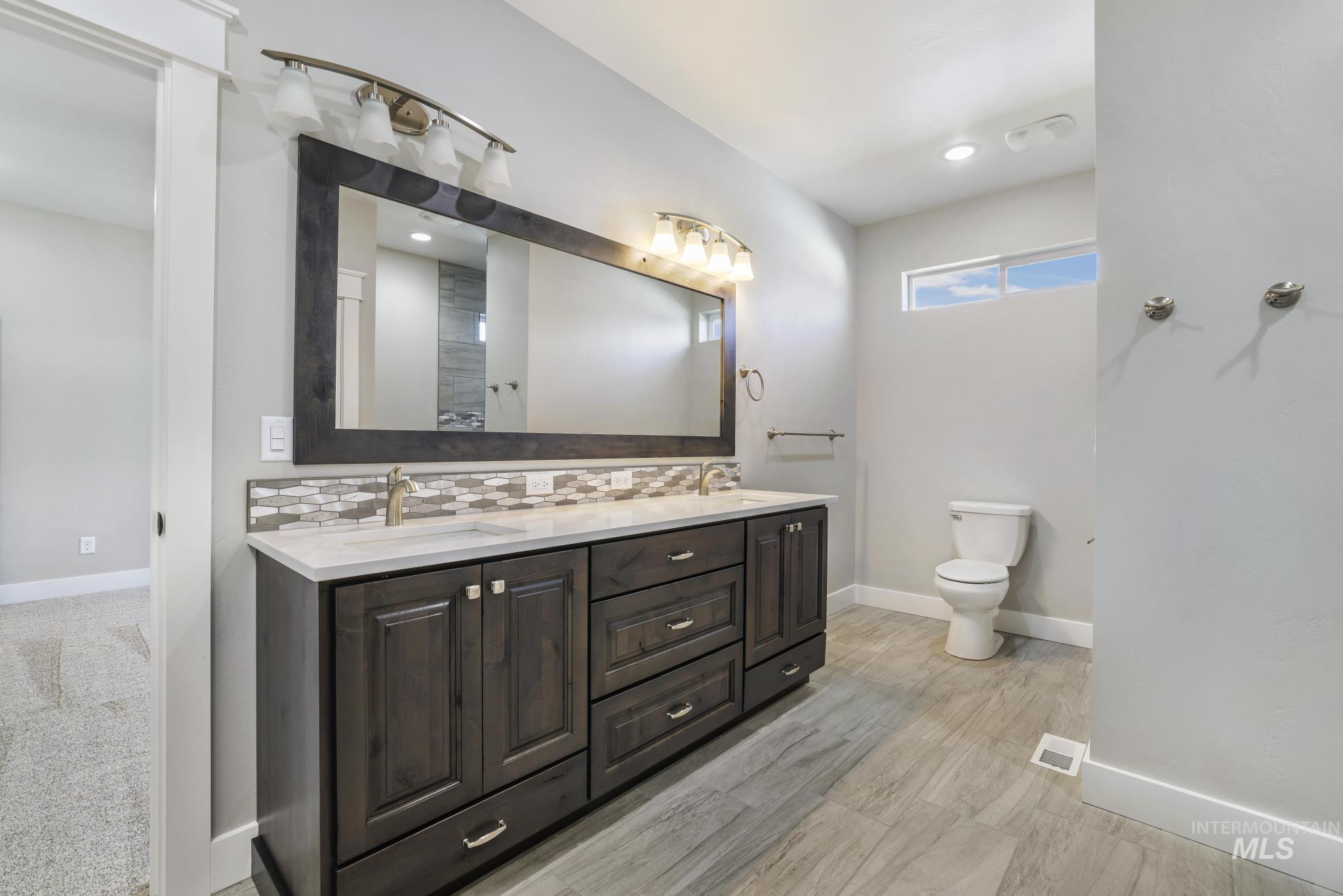 2531B E 3769 N, Twin Falls, Idaho 83301, 4 Bedrooms, 2.5 Bathrooms, Residential For Sale, Price $798,900,MLS 98975116