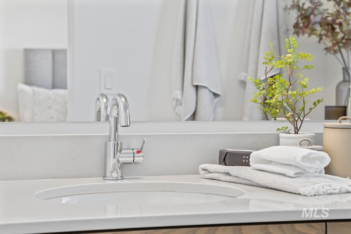 2105 E Deep Purple Lane, Meridian, Idaho 83642, 2 Bedrooms, 2.5 Bathrooms, Residential For Sale, Price $389,900,MLS 98975120