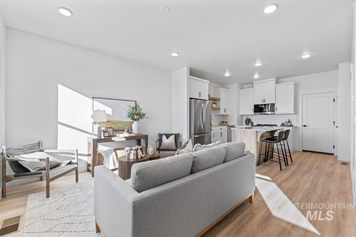 2105 E Deep Purple Lane, Meridian, Idaho 83642, 2 Bedrooms, 2.5 Bathrooms, Residential For Sale, Price $389,900,MLS 98975120