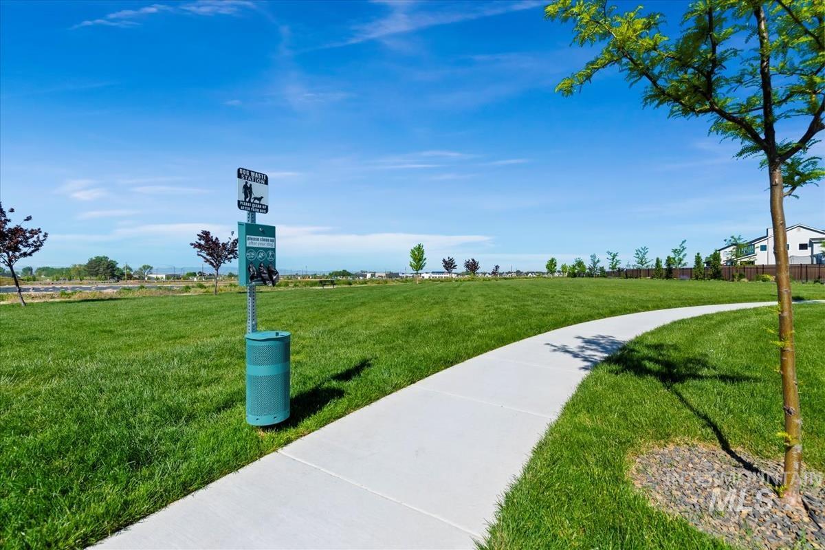 2105 E Deep Purple Lane, Meridian, Idaho 83642, 2 Bedrooms, 2.5 Bathrooms, Residential For Sale, Price $389,900,MLS 98975120