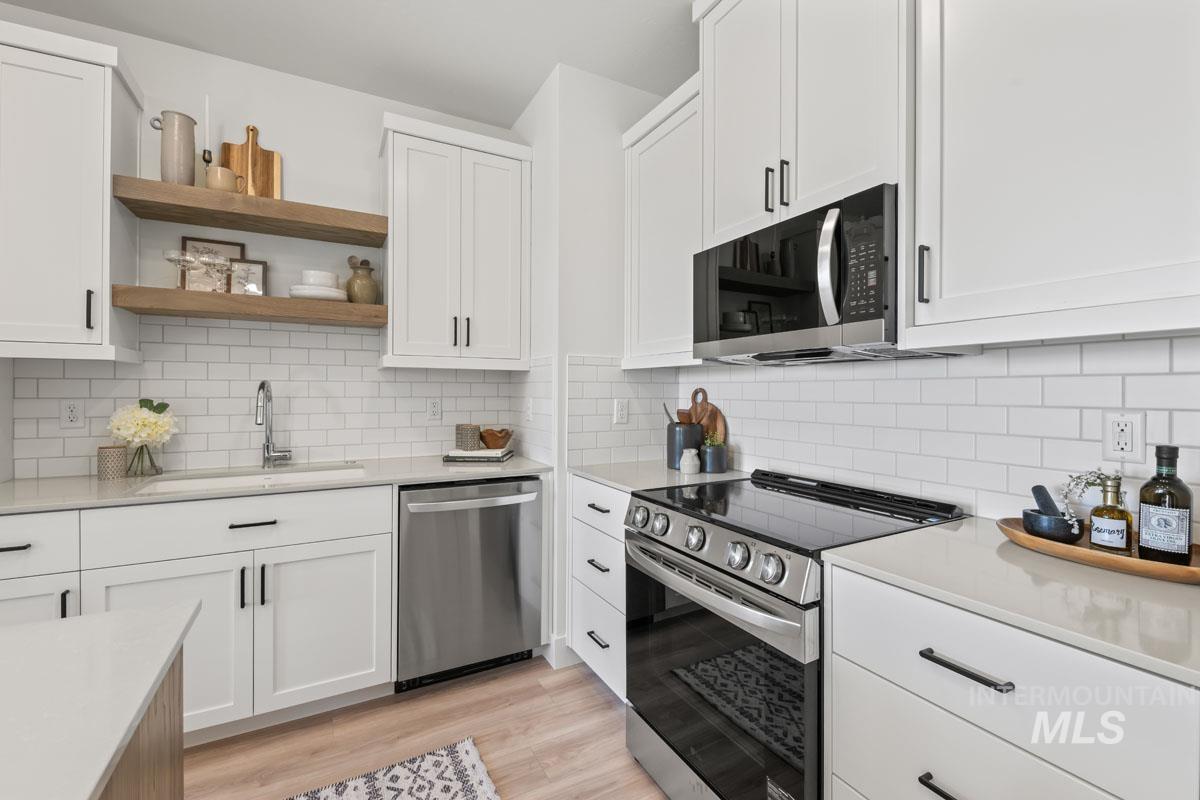 2105 E Deep Purple Lane, Meridian, Idaho 83642, 2 Bedrooms, 2.5 Bathrooms, Residential For Sale, Price $389,900,MLS 98975120