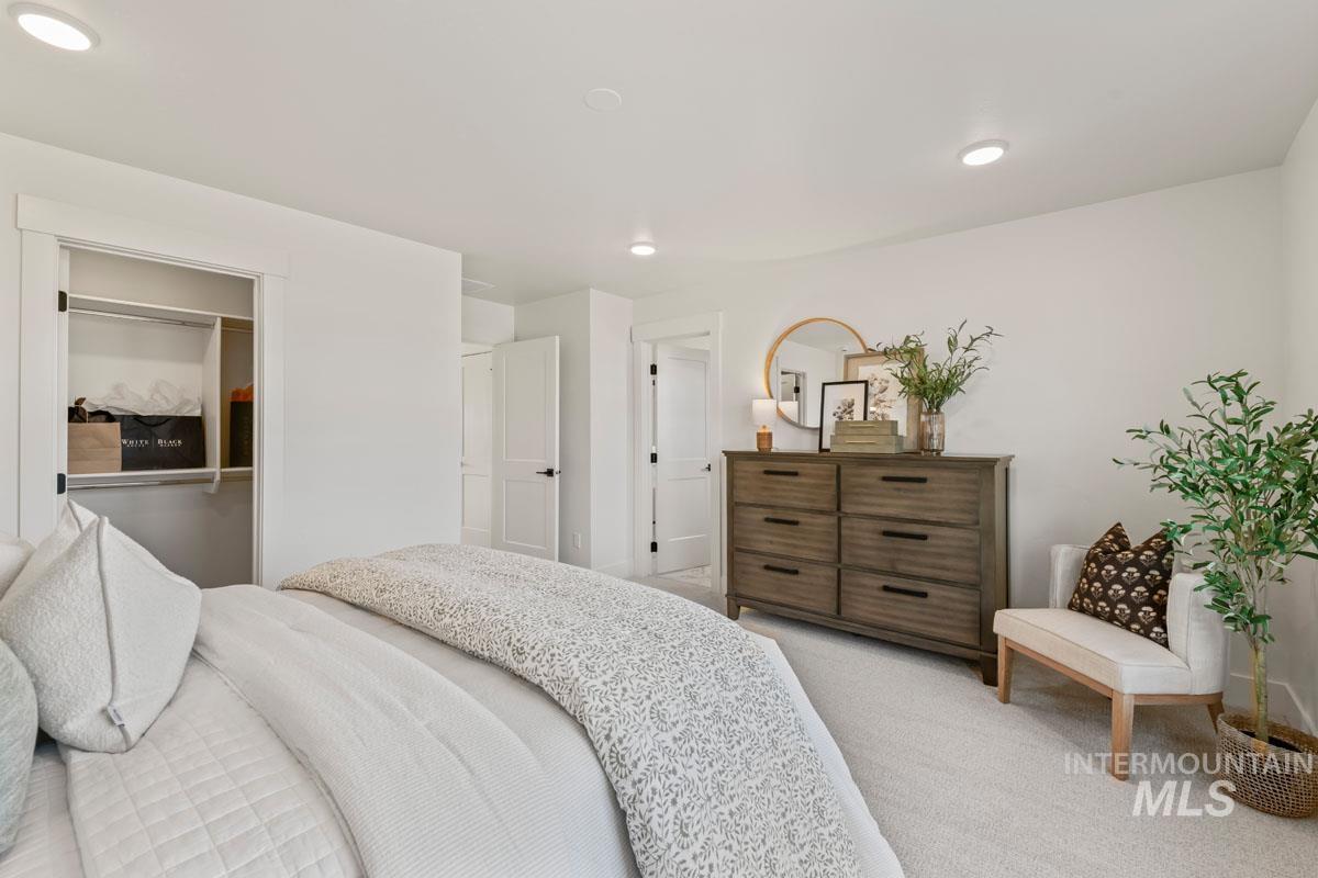 2105 E Deep Purple Lane, Meridian, Idaho 83642, 2 Bedrooms, 2.5 Bathrooms, Residential For Sale, Price $389,900,MLS 98975120