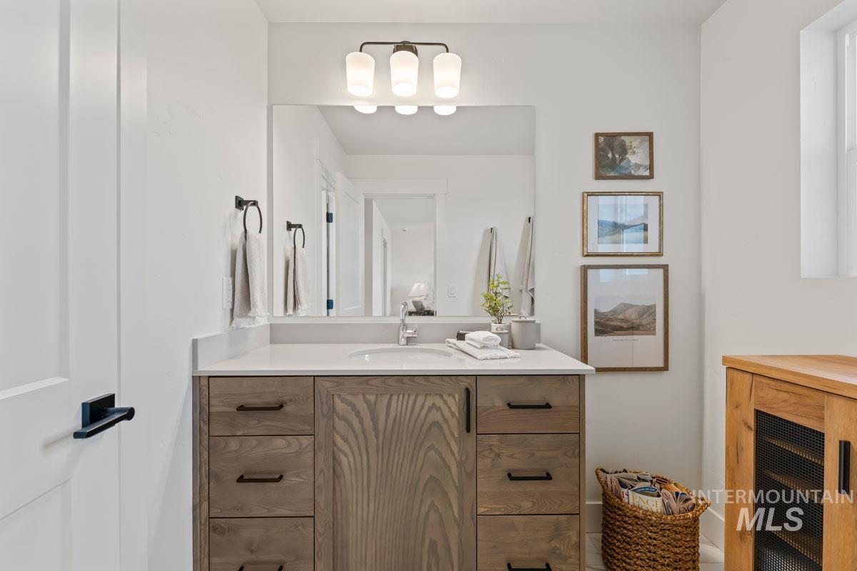 2105 E Deep Purple Lane, Meridian, Idaho 83642, 2 Bedrooms, 2.5 Bathrooms, Residential For Sale, Price $389,900,MLS 98975120