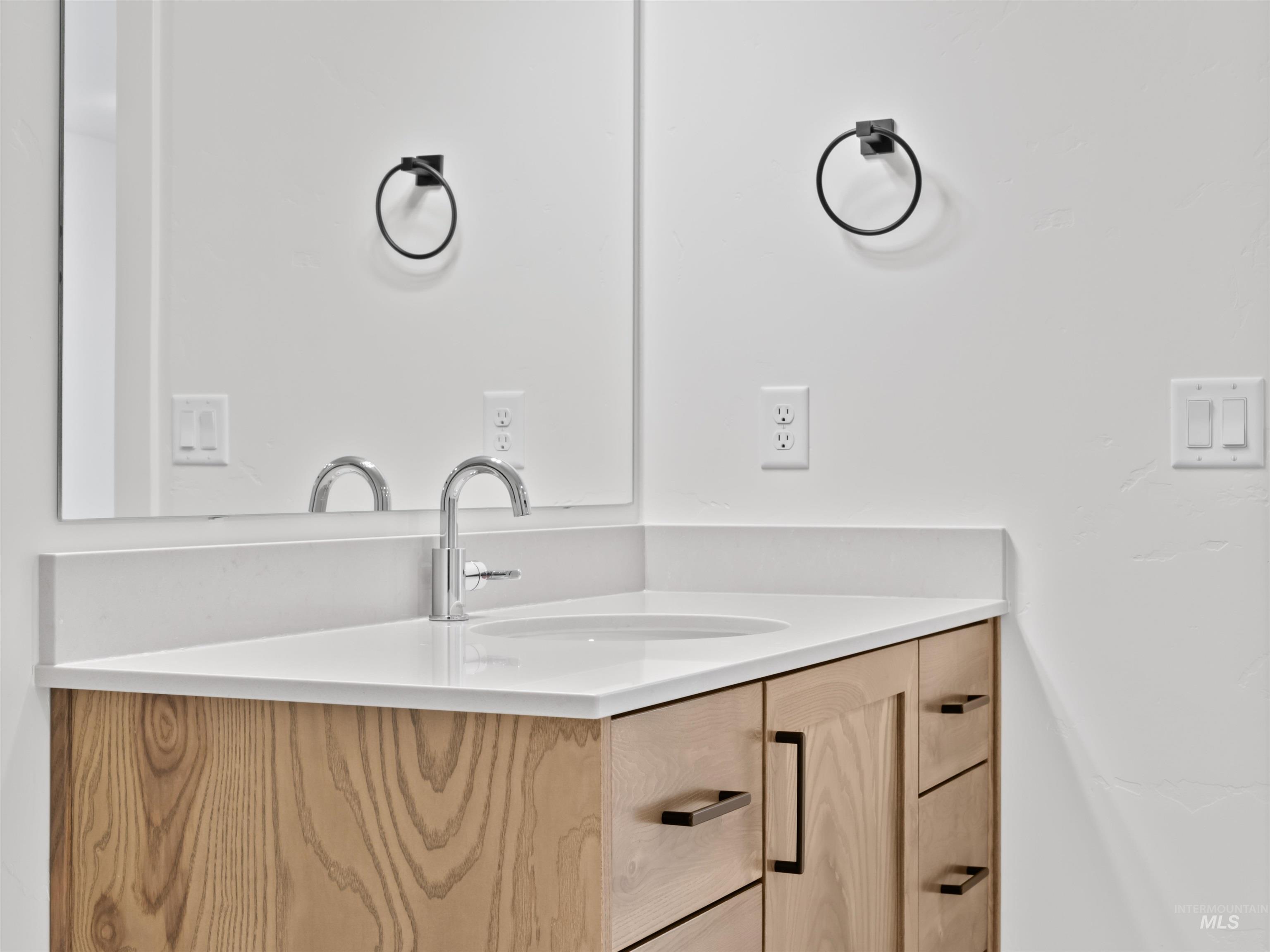 2160 E Deep Purple Ln, Meridian, Idaho 83642, 3 Bedrooms, 2.5 Bathrooms, Residential For Sale, Price $414,900, 98975121