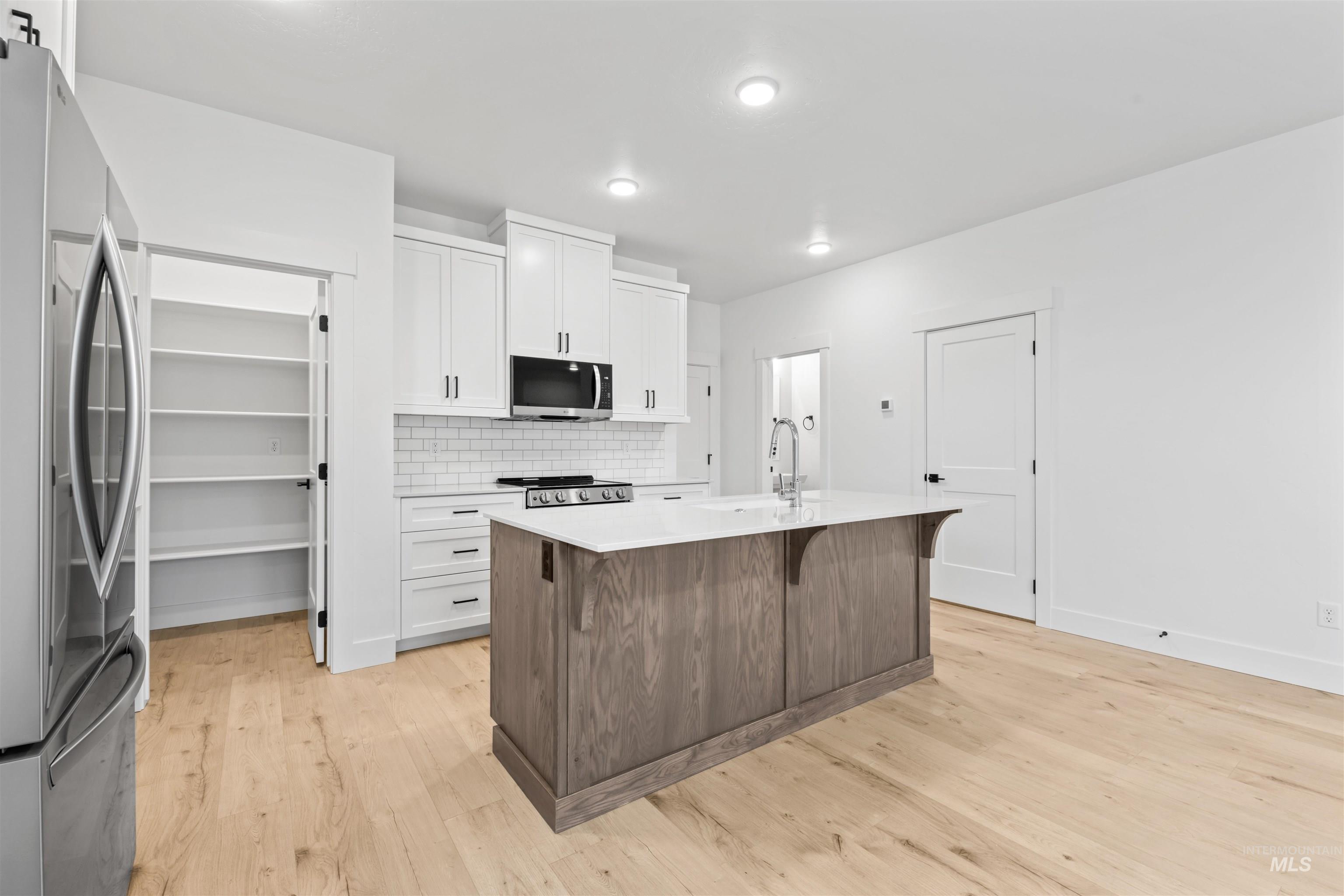 6369 S Sachet Ln, Meridian, Idaho 83642, 3 Bedrooms, 2.5 Bathrooms, Residential For Sale, Price $414,900,MLS 98975122