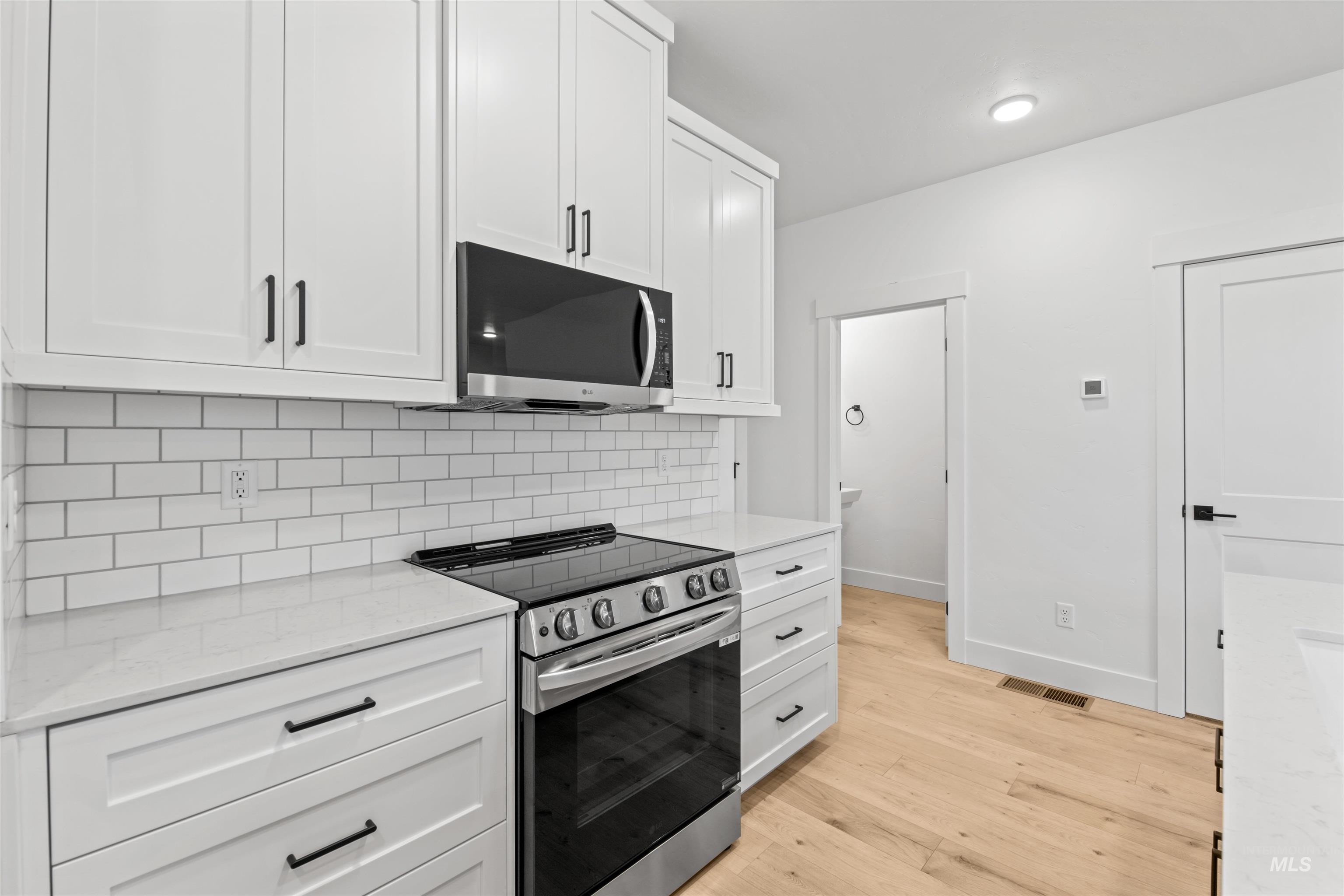 6369 S Sachet Ln, Meridian, Idaho 83642, 3 Bedrooms, 2.5 Bathrooms, Residential For Sale, Price $414,900,MLS 98975122