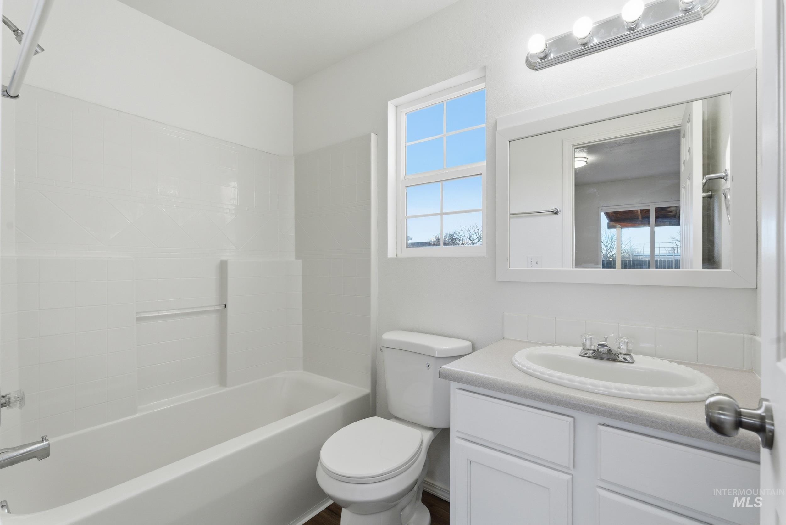 723 Trailside Dr., Caldwell, Idaho 83607-1503, 3 Bedrooms, 2 Bathrooms, Residential For Sale, Price $339,900,MLS 98975123