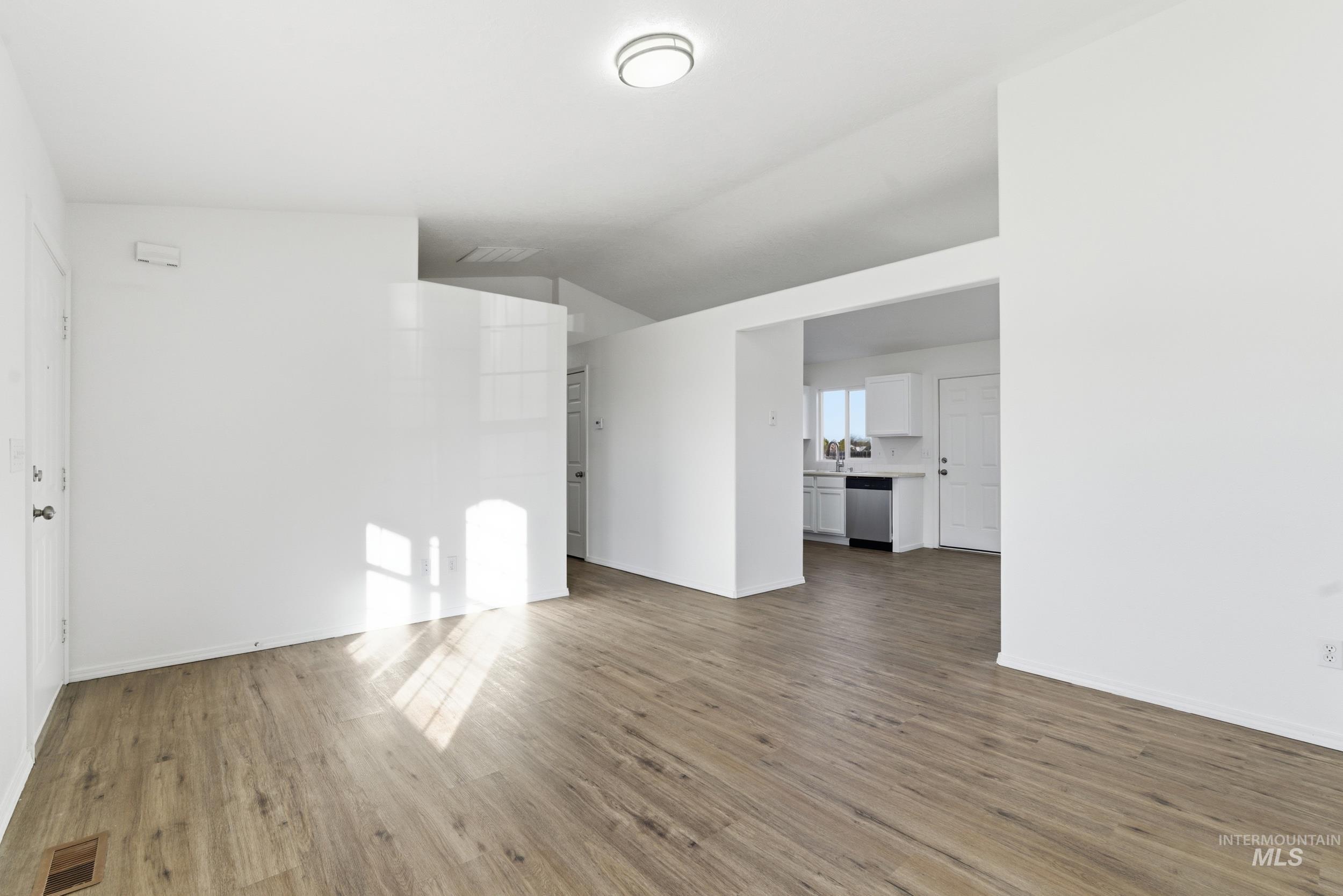 723 Trailside Dr., Caldwell, Idaho 83607-1503, 3 Bedrooms, 2 Bathrooms, Residential For Sale, Price $339,900,MLS 98975123