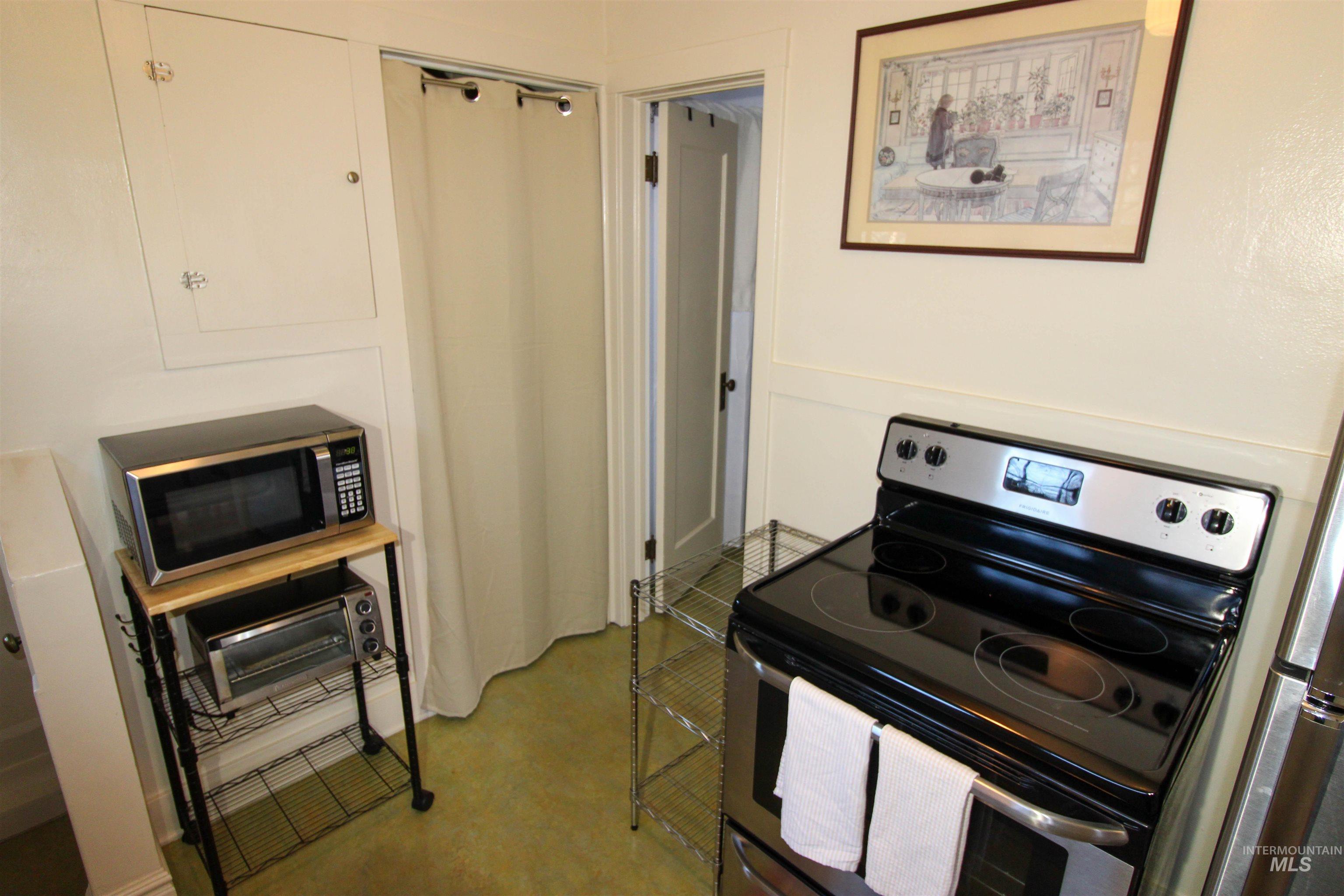 2551 W Hill Rd, Boise, Idaho 83702, 1 Bedroom, 1 Bathroom, Residential For Sale, Price $414,000, 98975125