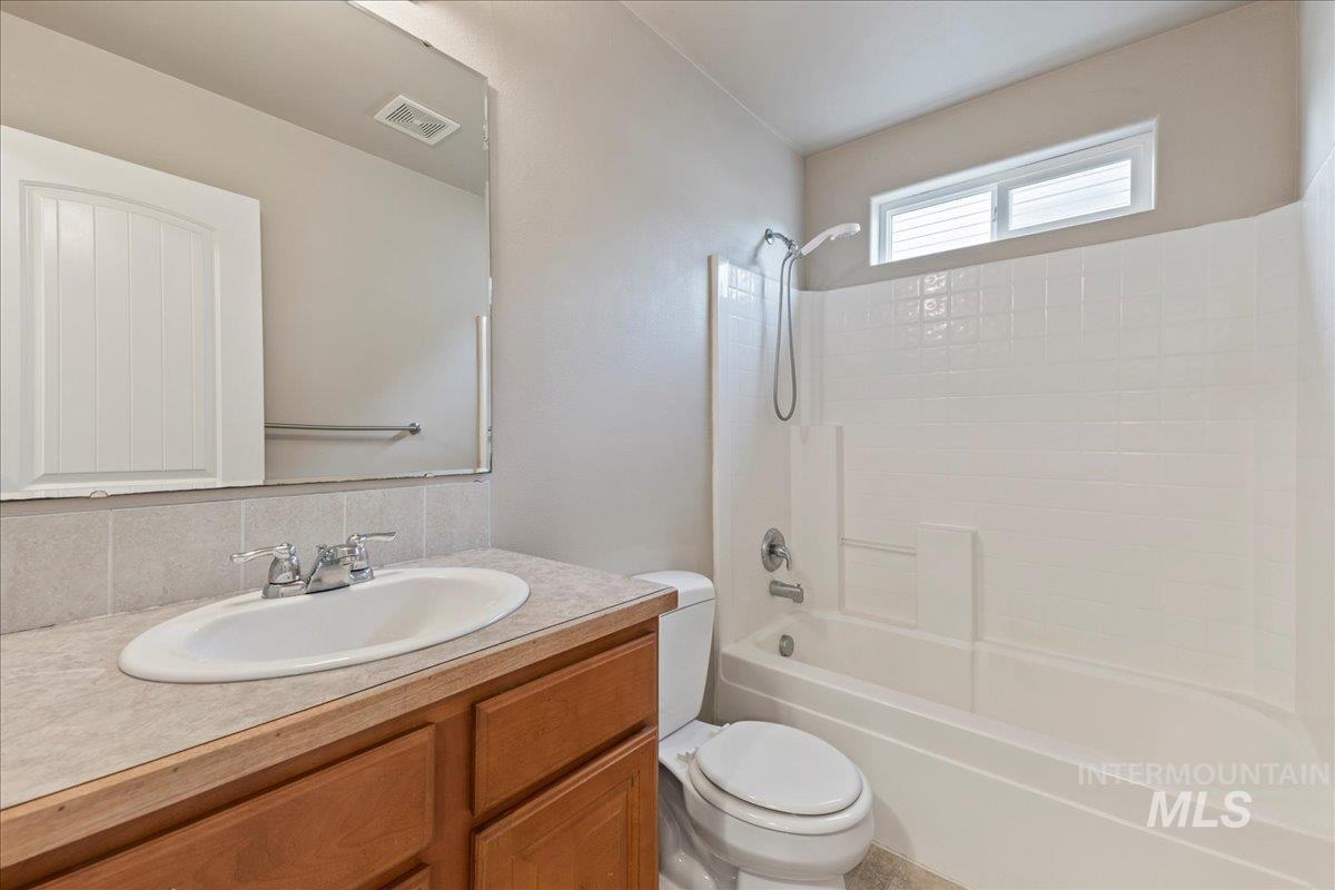 627 Prince, Wilder, Idaho 83676, 3 Bedrooms, 2 Bathrooms, Residential For Sale, Price $324,900,MLS 98975127