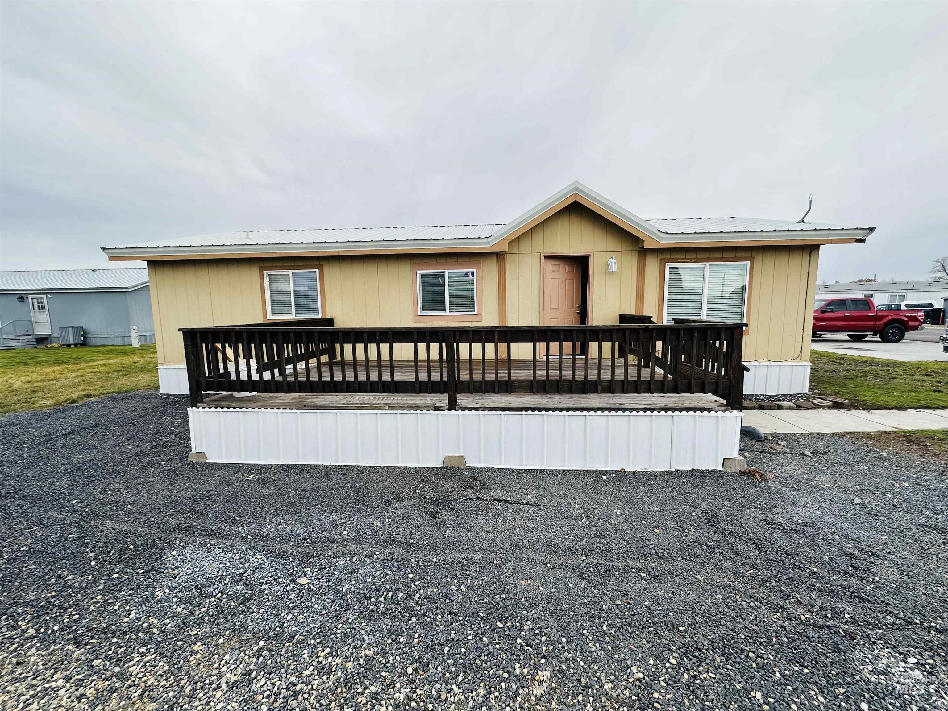#44 904 OAK Ave, Nyssa, Oregon 97913, 3 Bedrooms, 2 Bathrooms, Residential For Sale, Price $79,900,MLS 98975132