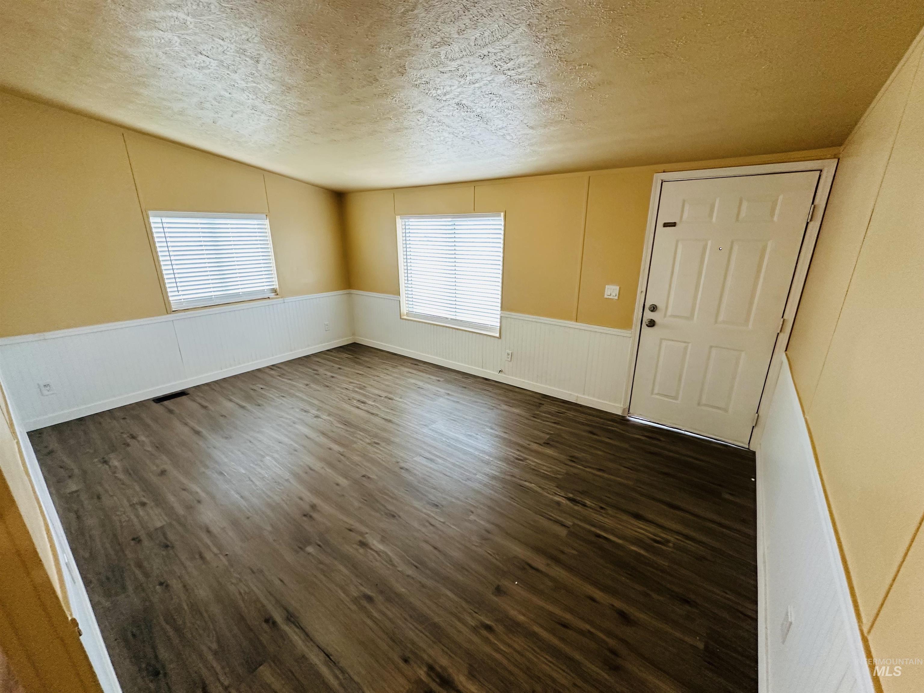 #44 904 OAK Ave, Nyssa, Oregon 97913, 3 Bedrooms, 2 Bathrooms, Residential For Sale, Price $79,900,MLS 98975132