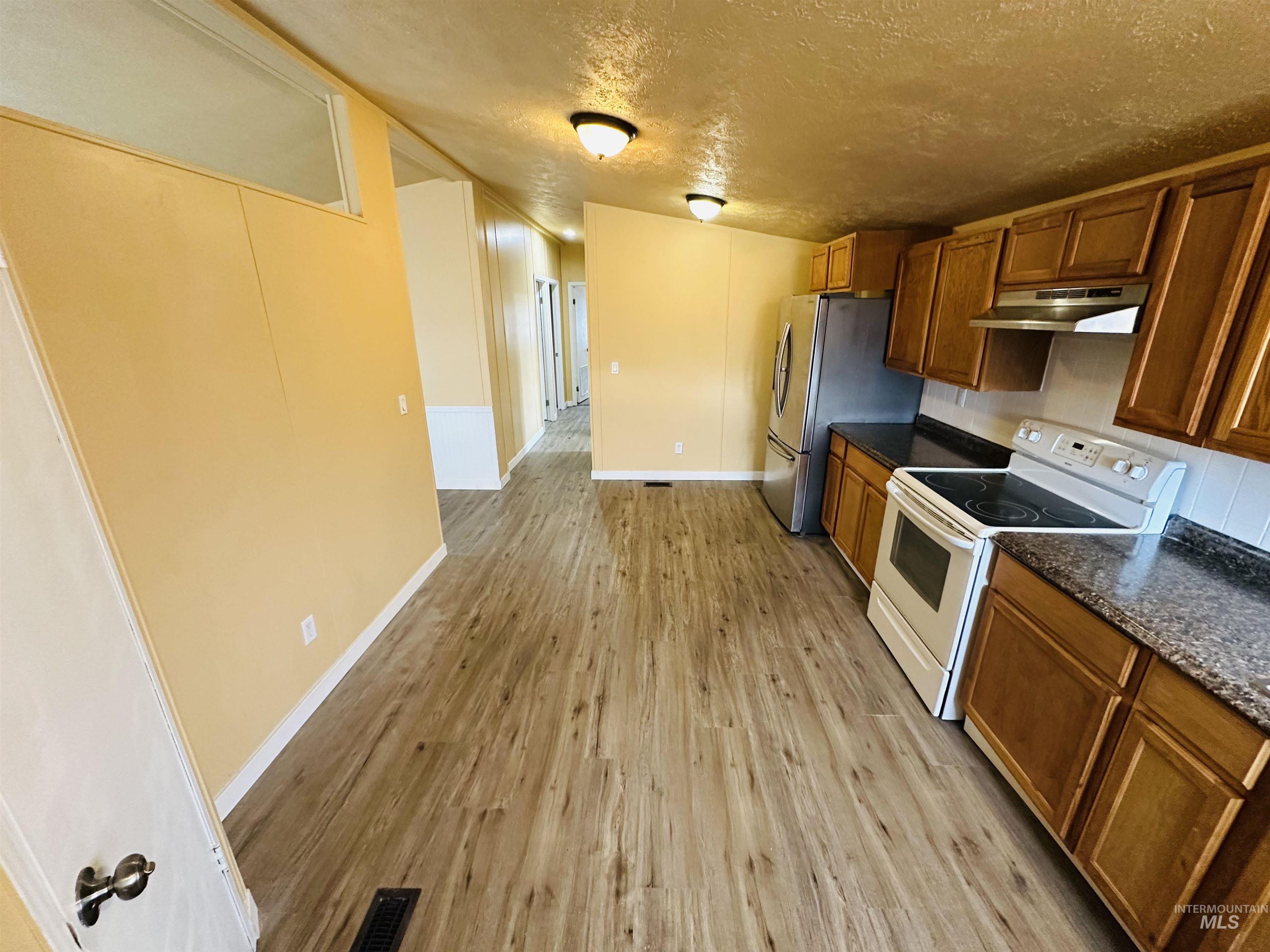 #44 904 OAK Ave, Nyssa, Oregon 97913, 3 Bedrooms, 2 Bathrooms, Residential For Sale, Price $79,900,MLS 98975132