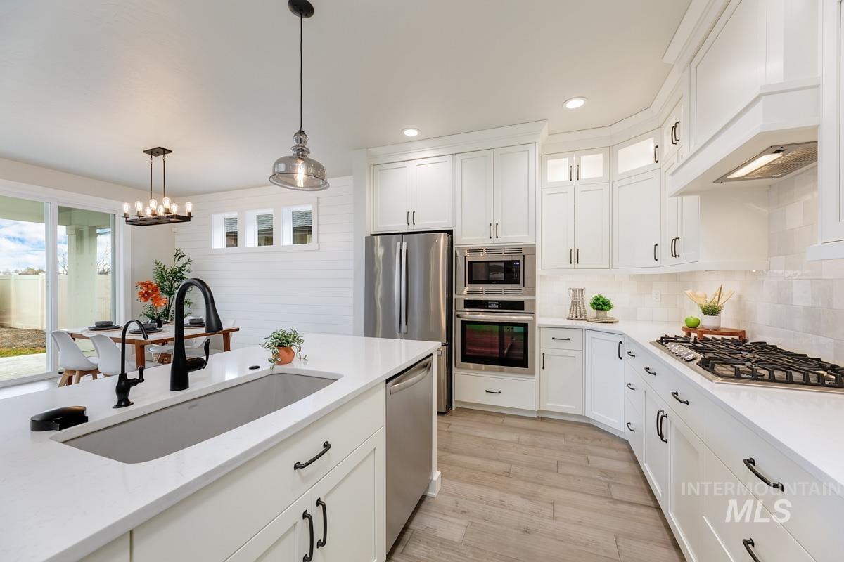 12450 W Brentor St, Boise, Idaho 83709, 3 Bedrooms, 2 Bathrooms, Residential For Sale, Price $600,000,MLS 98975133