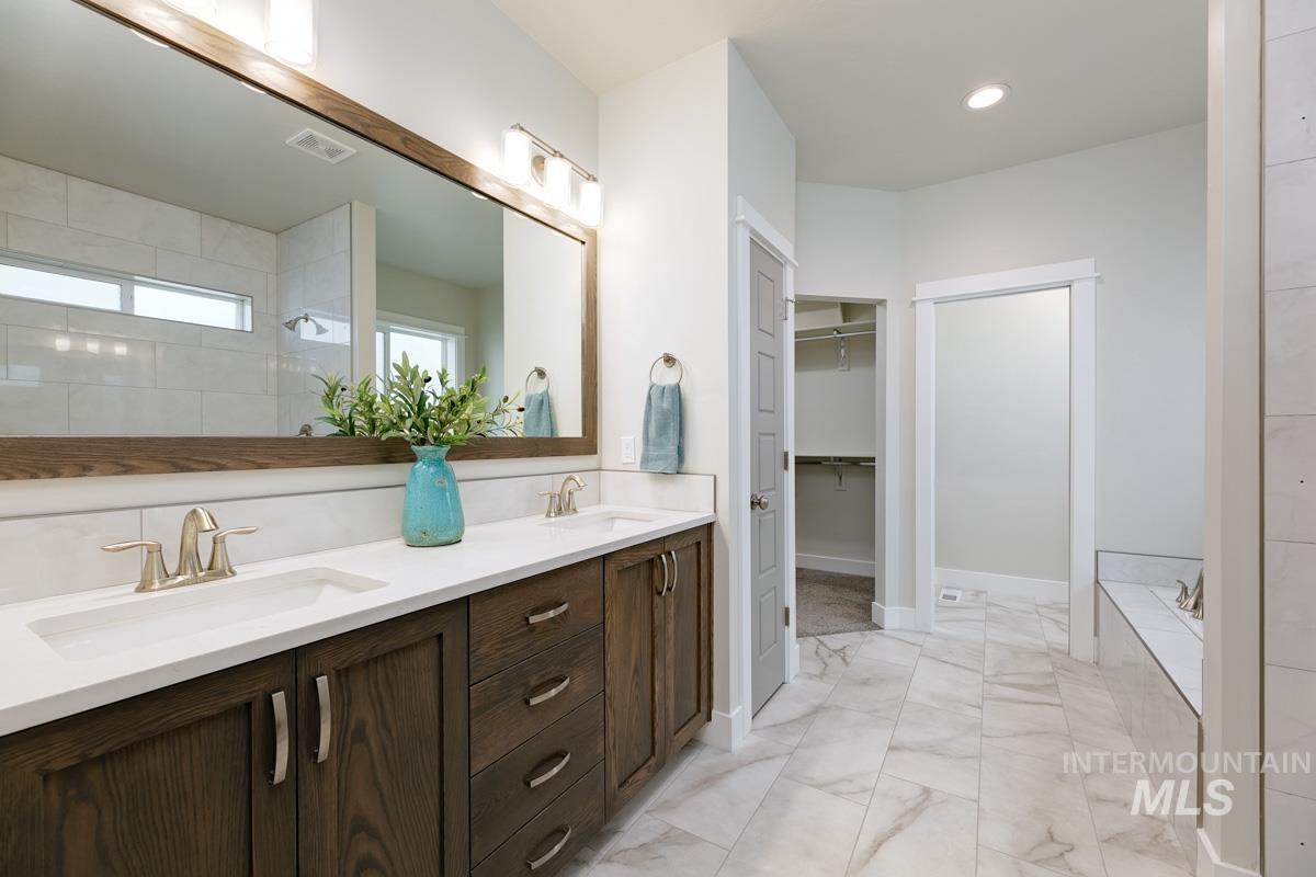 12450 W Brentor St, Boise, Idaho 83709, 3 Bedrooms, 2 Bathrooms, Residential For Sale, Price $600,000,MLS 98975133