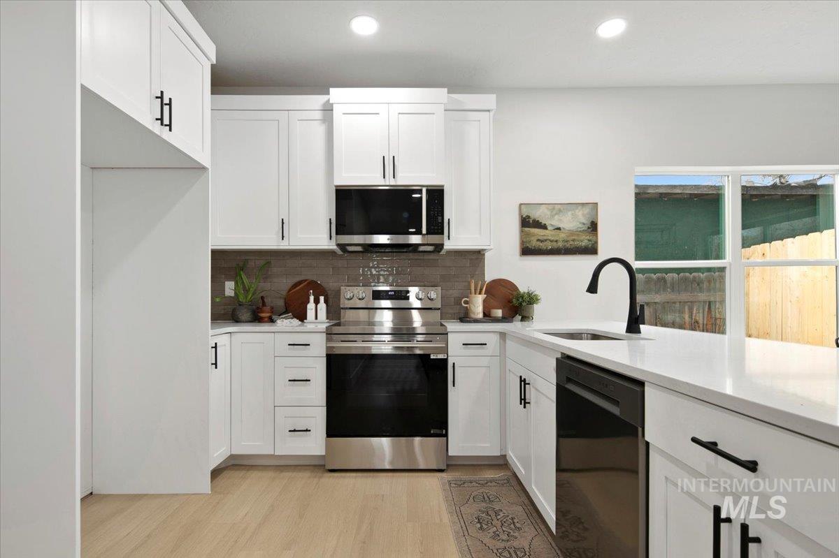 218 W Roosevelt Ave, Nampa, Idaho 83686, 3 Bedrooms, 2.5 Bathrooms, Residential For Sale, Price $385,000,MLS 98975134