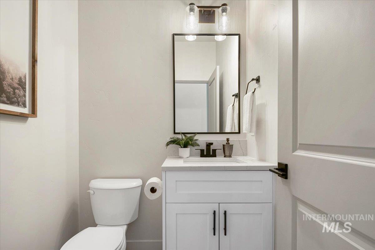 218 W Roosevelt Ave, Nampa, Idaho 83686, 3 Bedrooms, 2.5 Bathrooms, Residential For Sale, Price $385,000,MLS 98975134