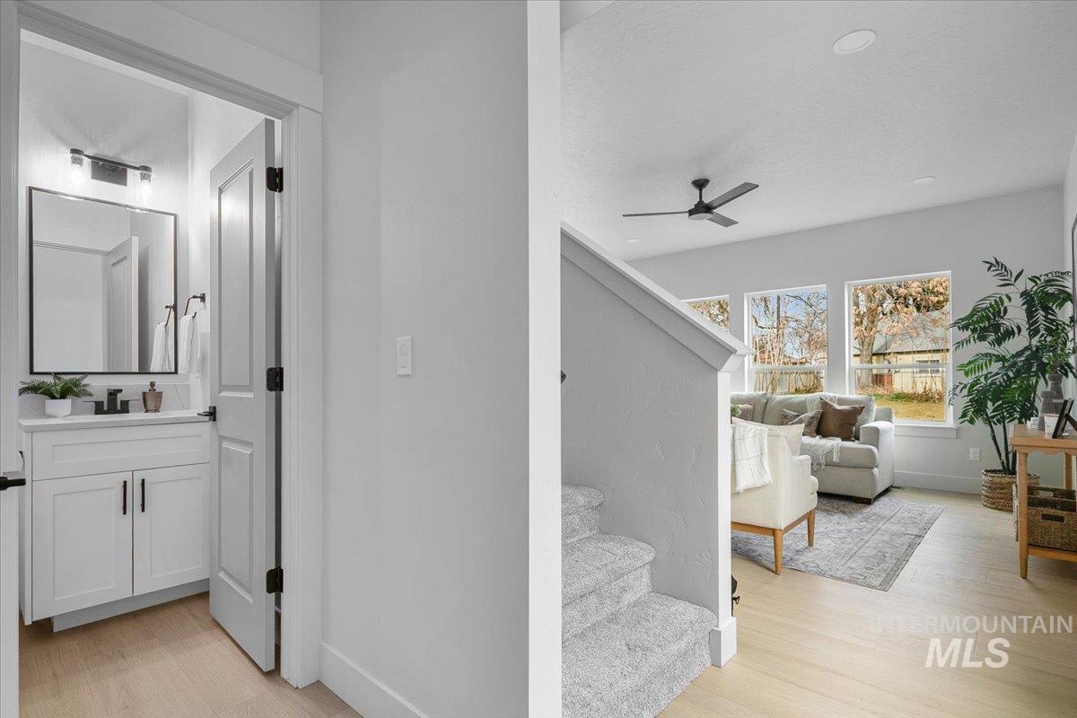 218 W Roosevelt Ave, Nampa, Idaho 83686, 3 Bedrooms, 2.5 Bathrooms, Residential For Sale, Price $385,000,MLS 98975134