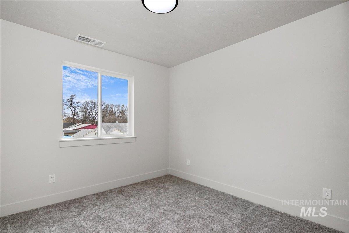 218 W Roosevelt Ave, Nampa, Idaho 83686, 3 Bedrooms, 2.5 Bathrooms, Residential For Sale, Price $385,000,MLS 98975134